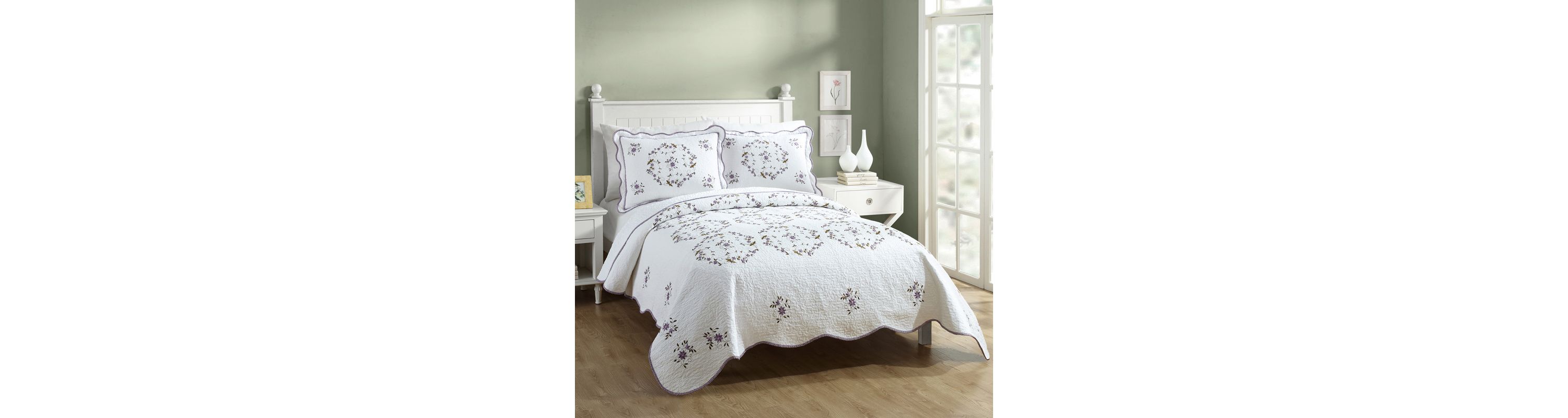 Gwen Floral Embroidered Quilt Set