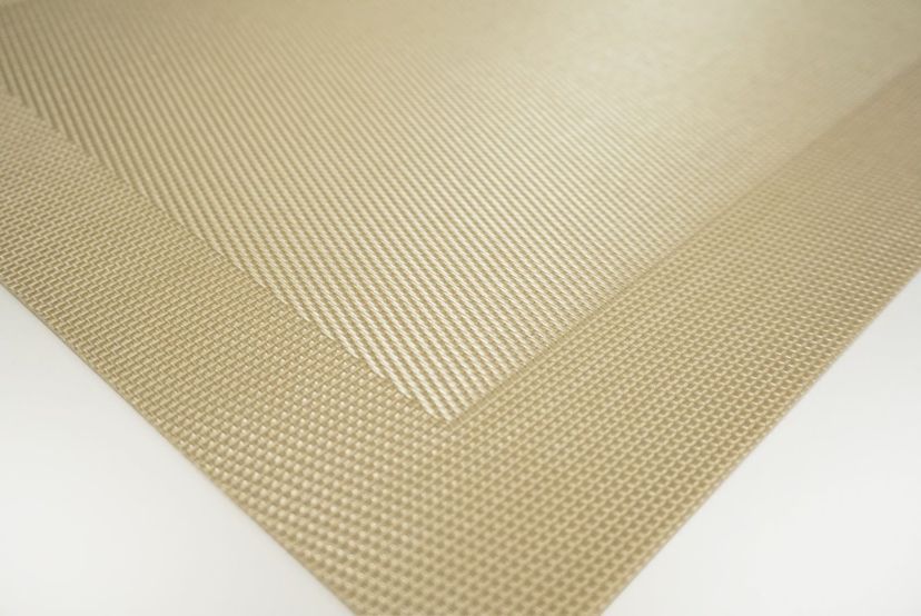 Santa Monica Woven Textilene Crossweave With Solid Geometric Pattern Reversible 13" x 19" Rectangular Placemat Set of 6