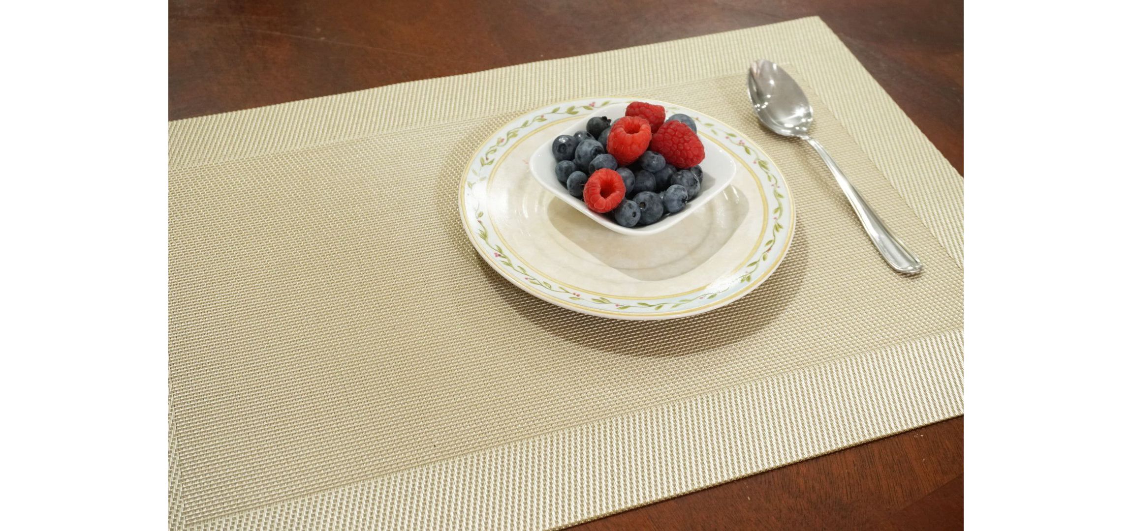 Santa Monica Woven Textilene Crossweave With Solid Geometric Pattern Reversible 13" x 19" Rectangular Placemat Set of 6