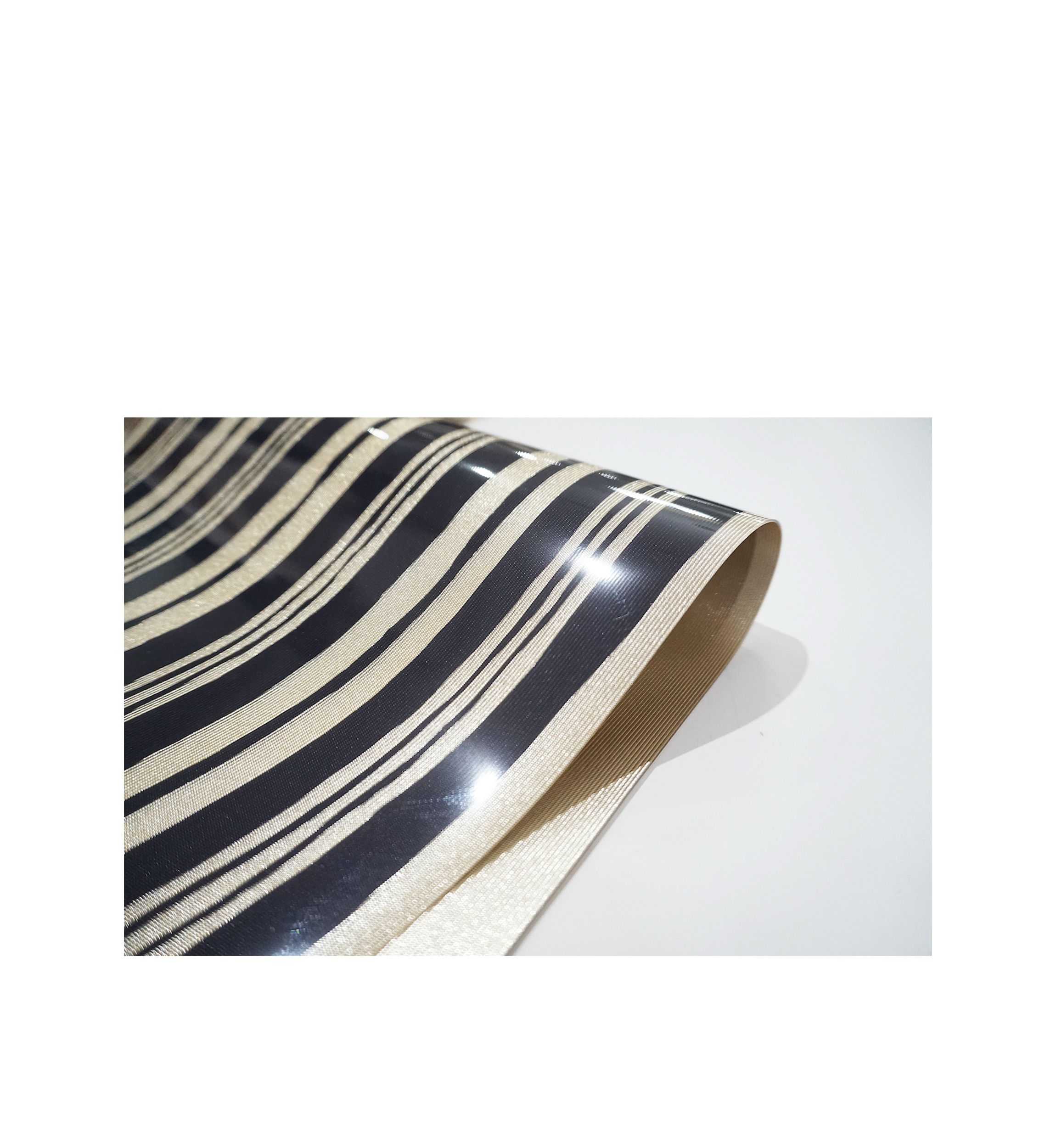 Jagged Reversible Metallic Printed Set of 4 Placemats