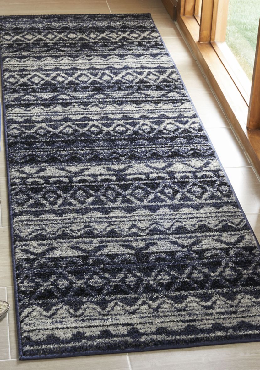 Adirondack 2 ft 6 in x 8 ft Area Rug