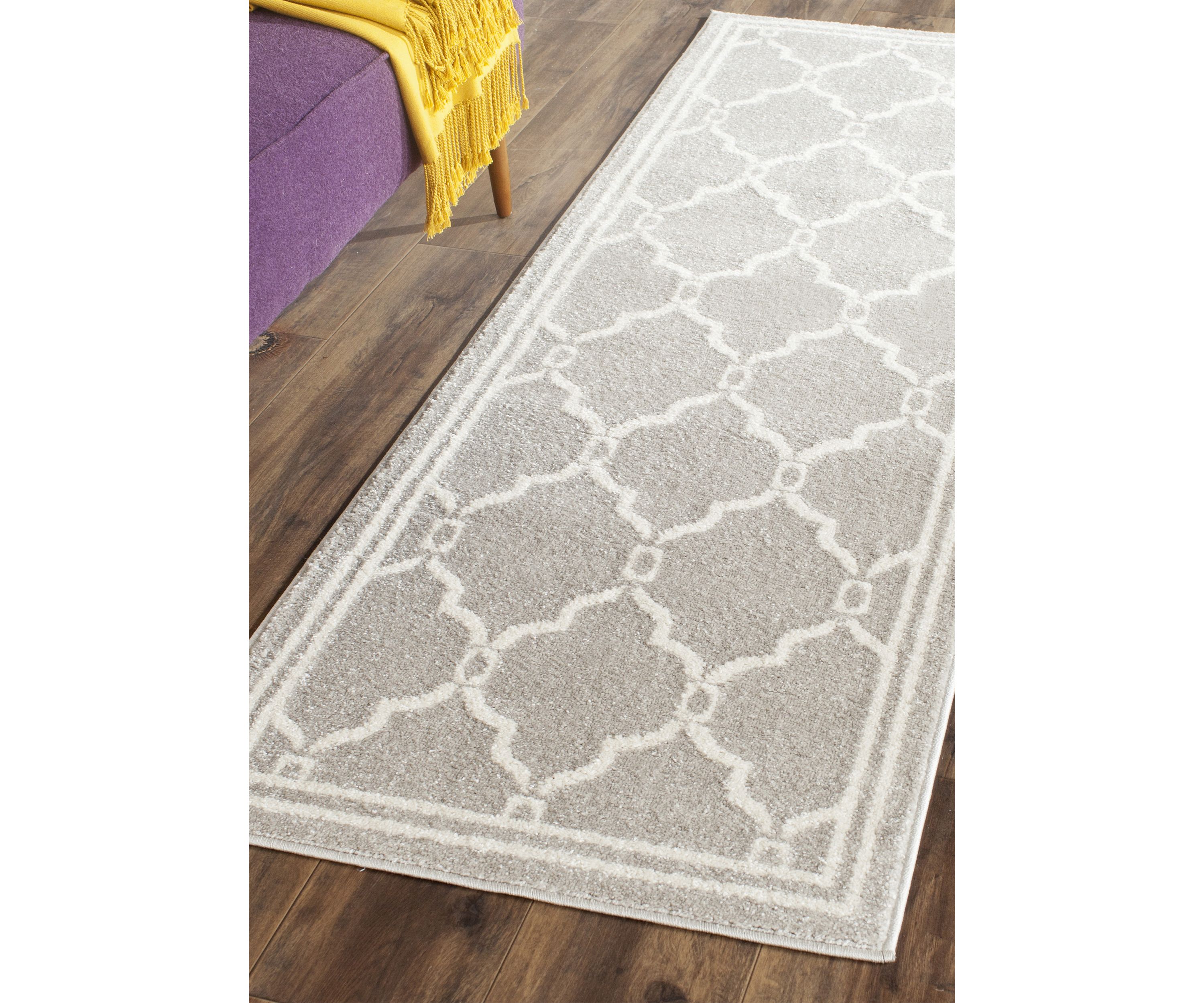 Amherst Quatrefoil Area Rug Collection