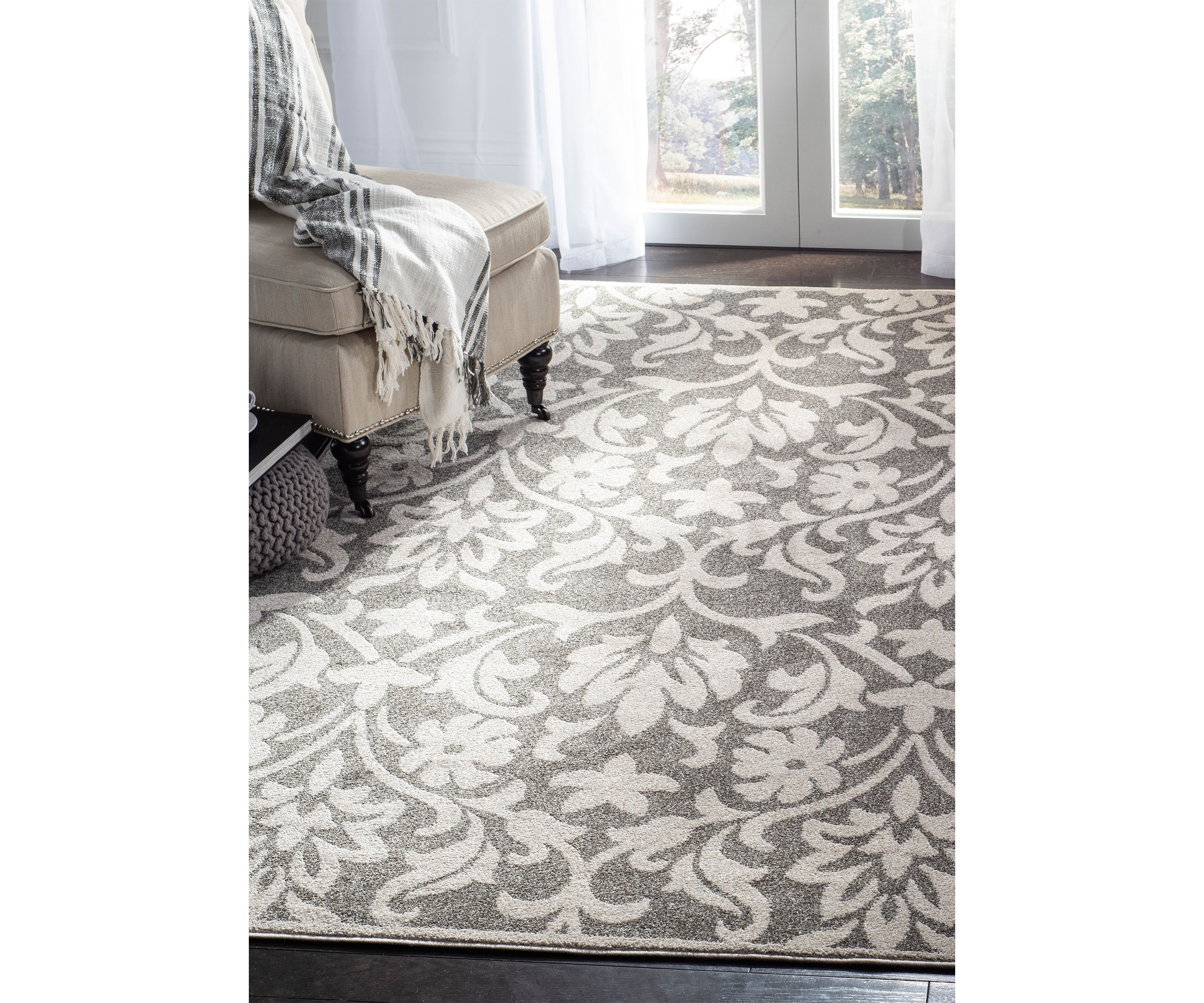 Amherst Classic Symmetrical Flower Area Rug Collection