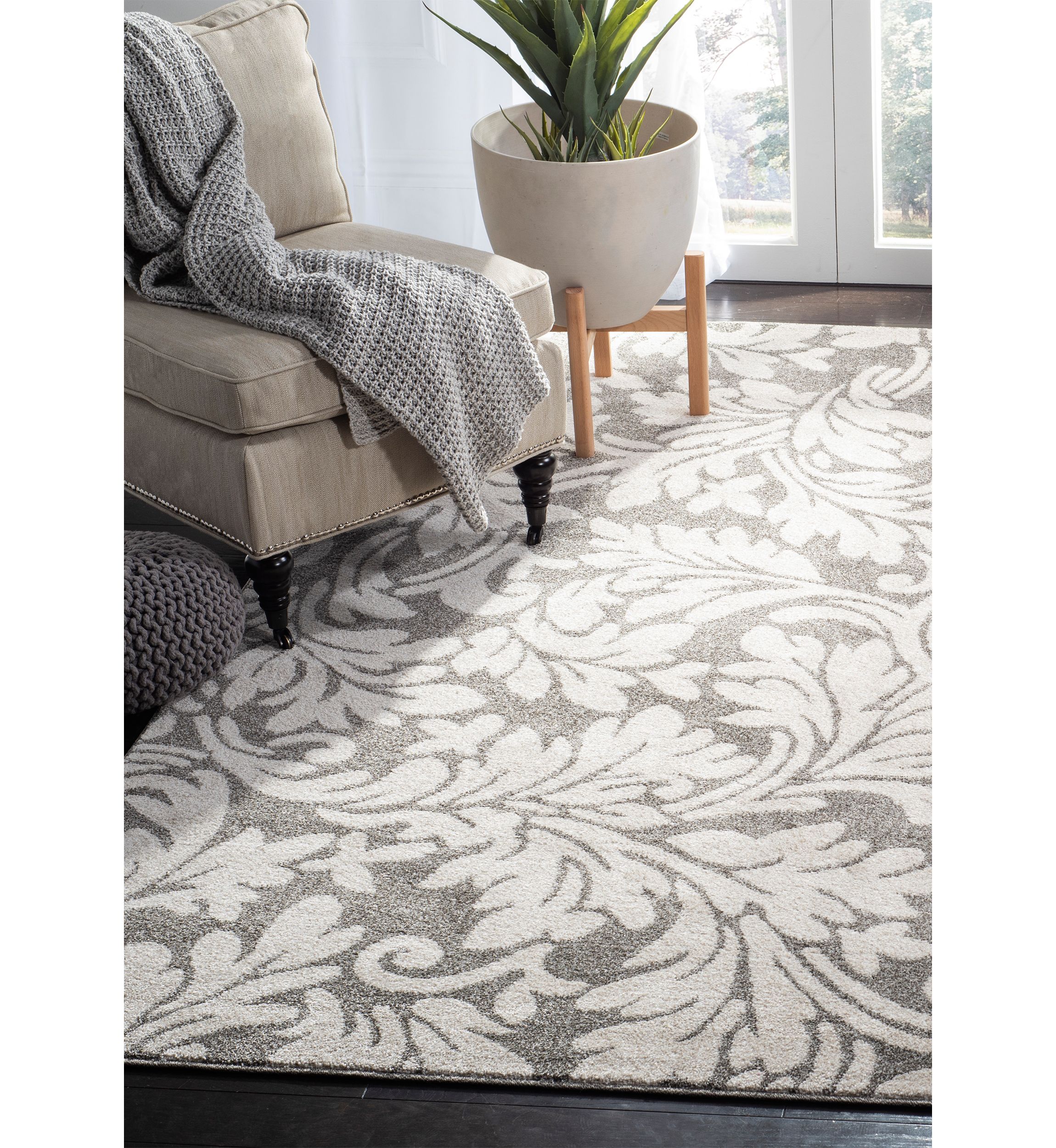 Amherst Bold Symmetrical Flower Area Rug Collection