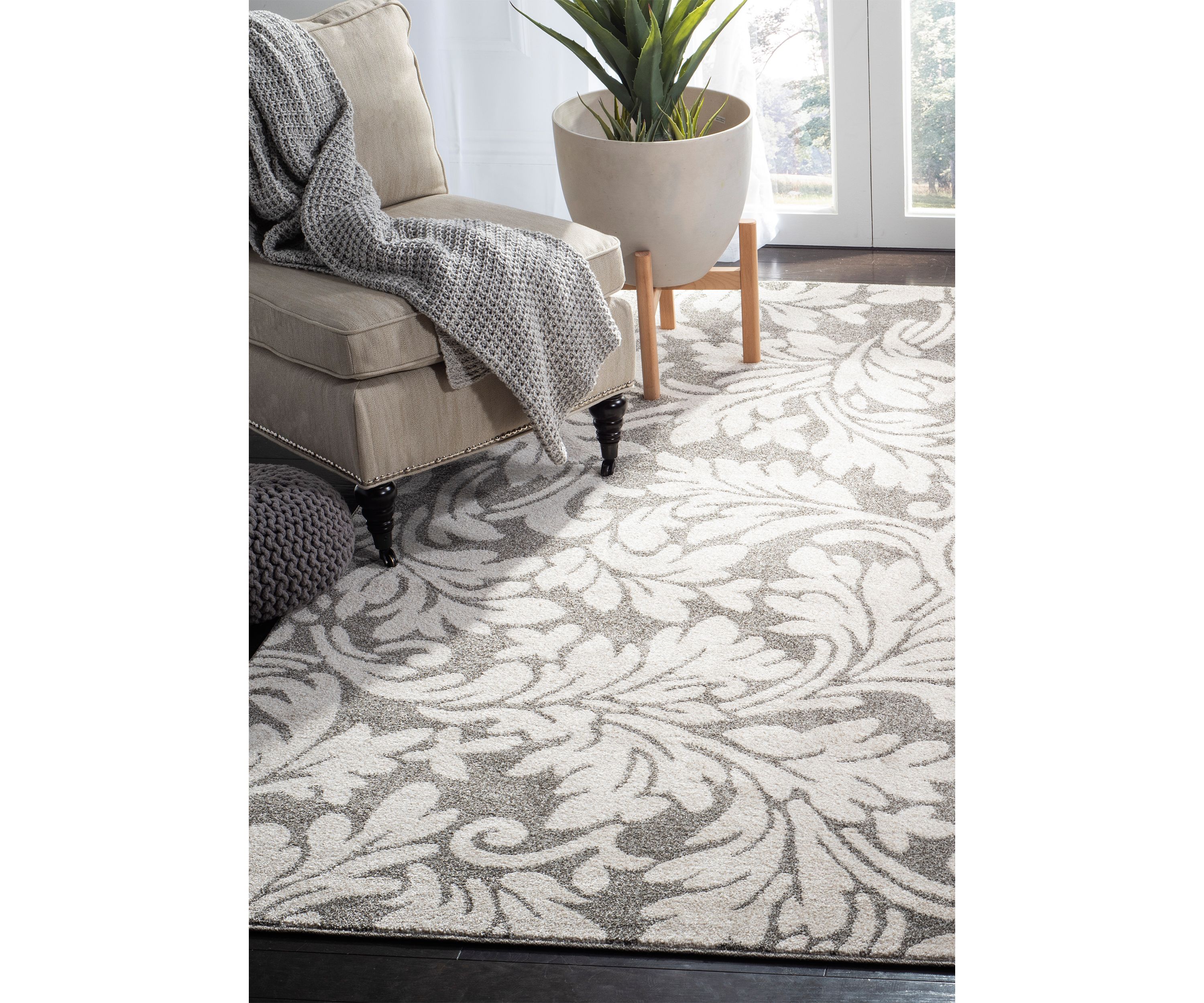 Amherst Bold Symmetrical Flower Area Rug Collection