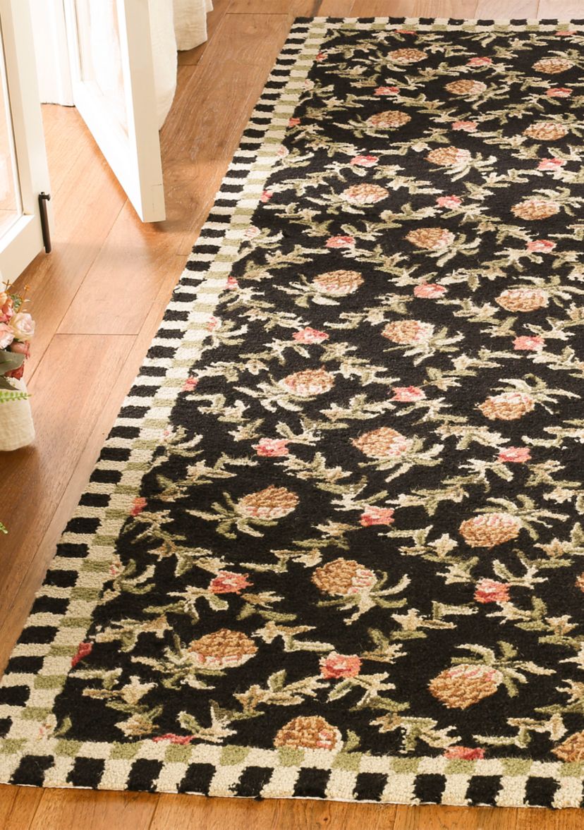 Chelsea Symmetrical Pineapple Area Rug Collection