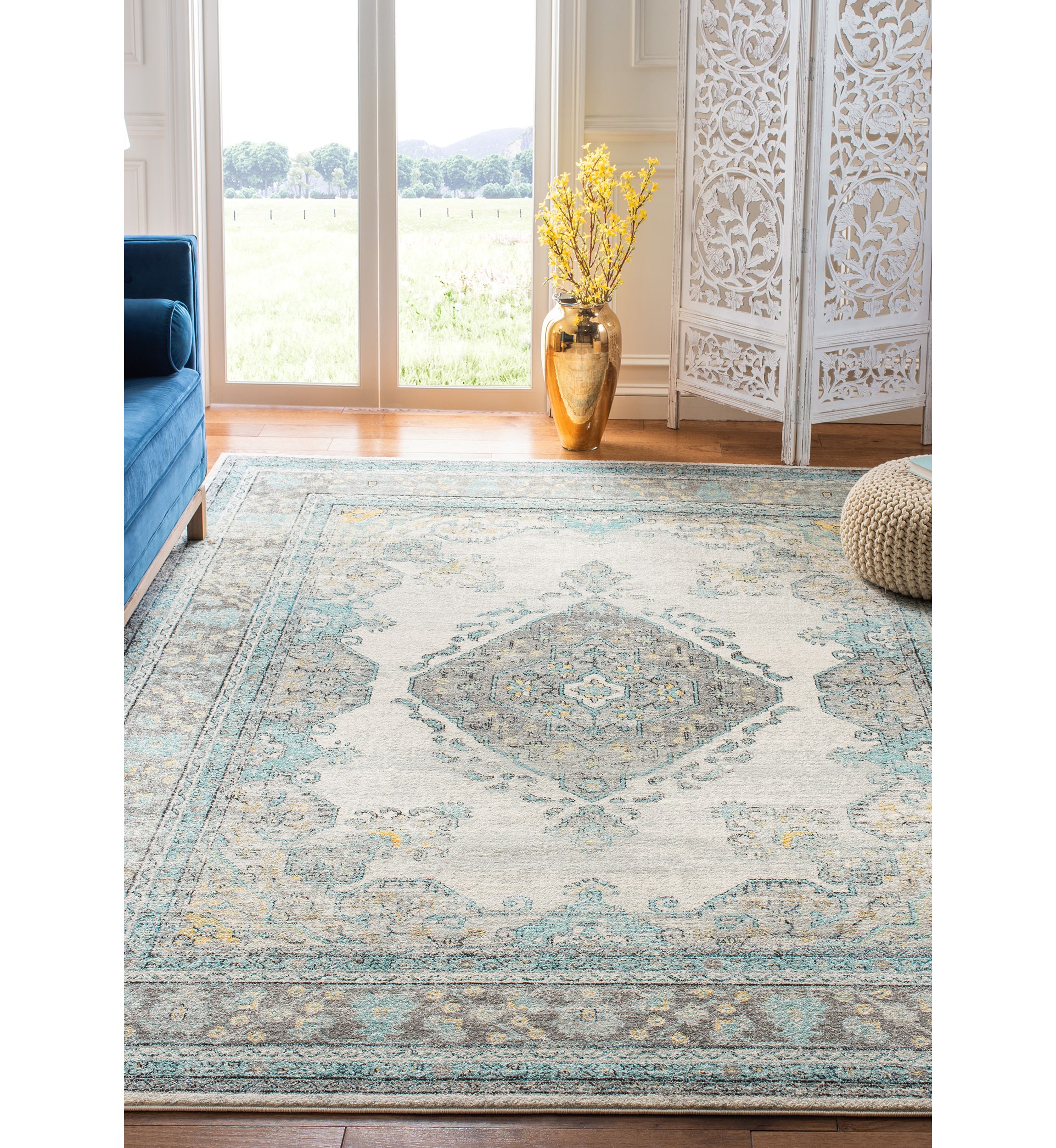 Evoke Milica Traditional Area Rug Collection