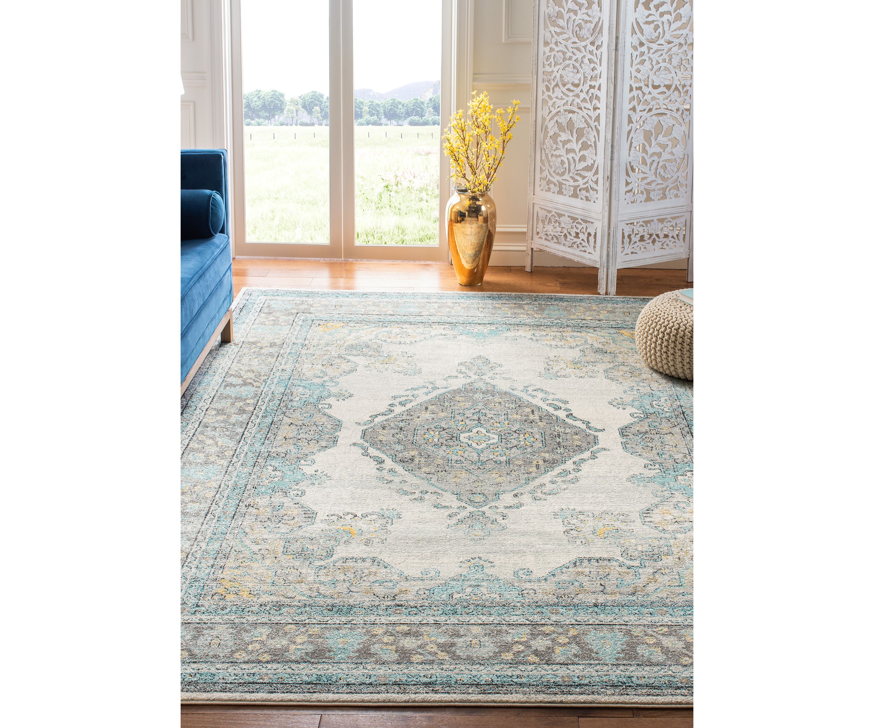 Evoke Milica Traditional Area Rug Collection