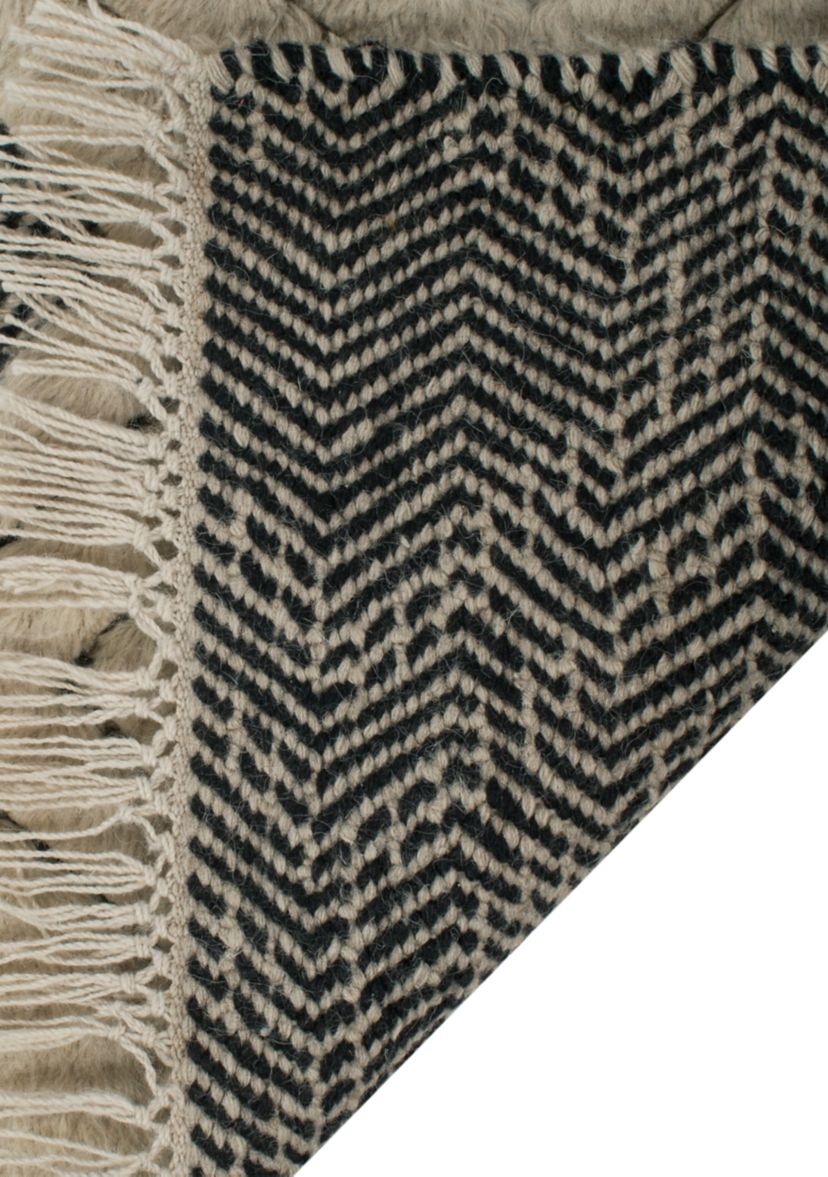 Kenya Ivory/Black Premium Area Rug Collection