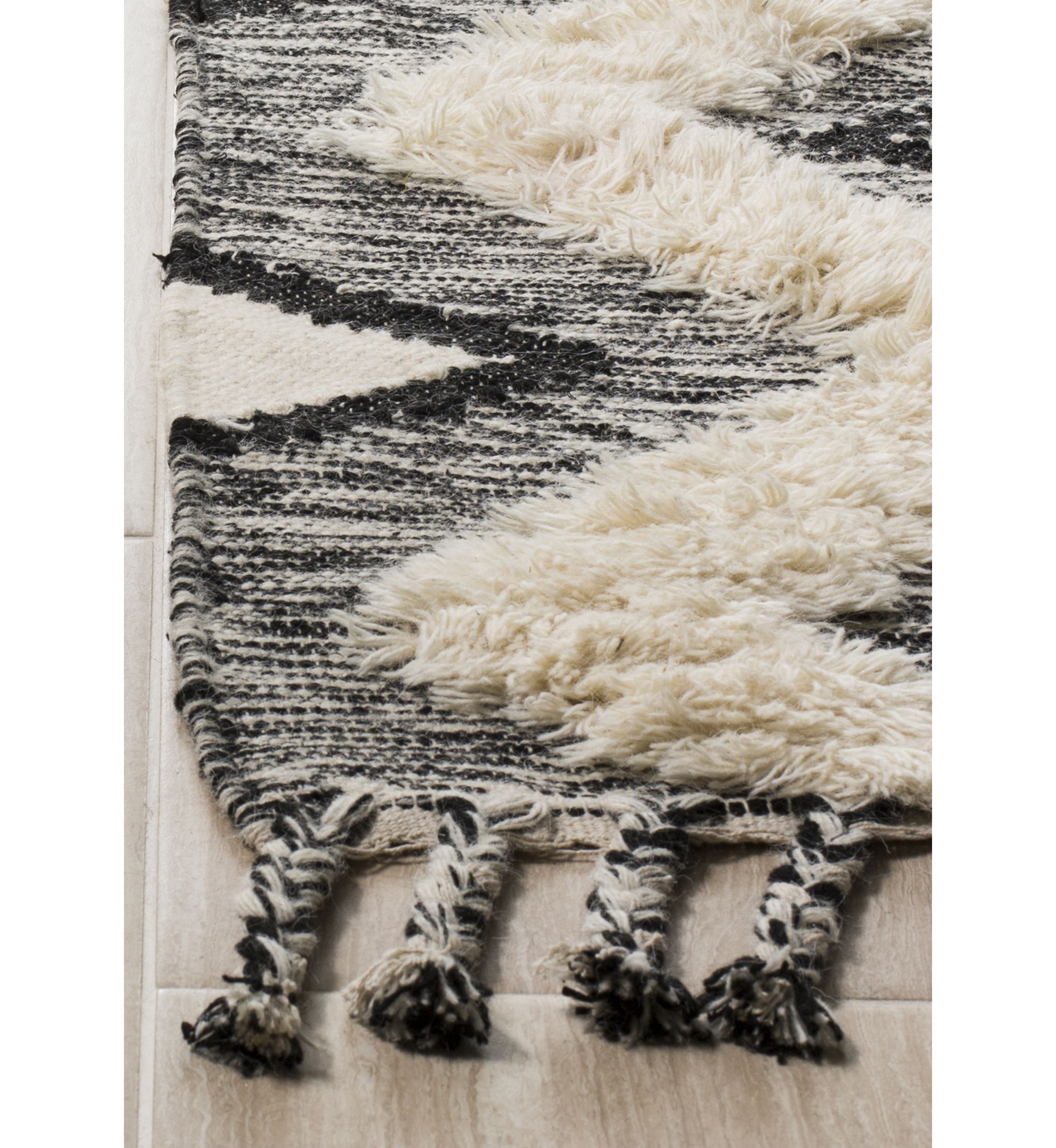 Kenya Bold Diamonds with Tassels Area Rug Collection