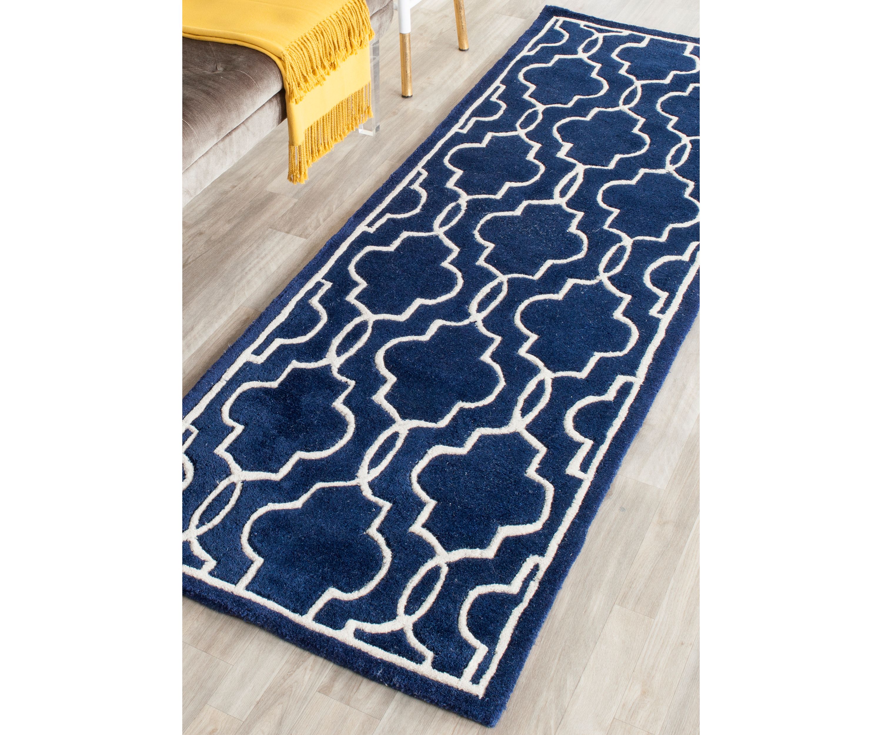Chatham Dark Blue/Ivory 2-ft. 3-in. x 7-ft. Area Rug