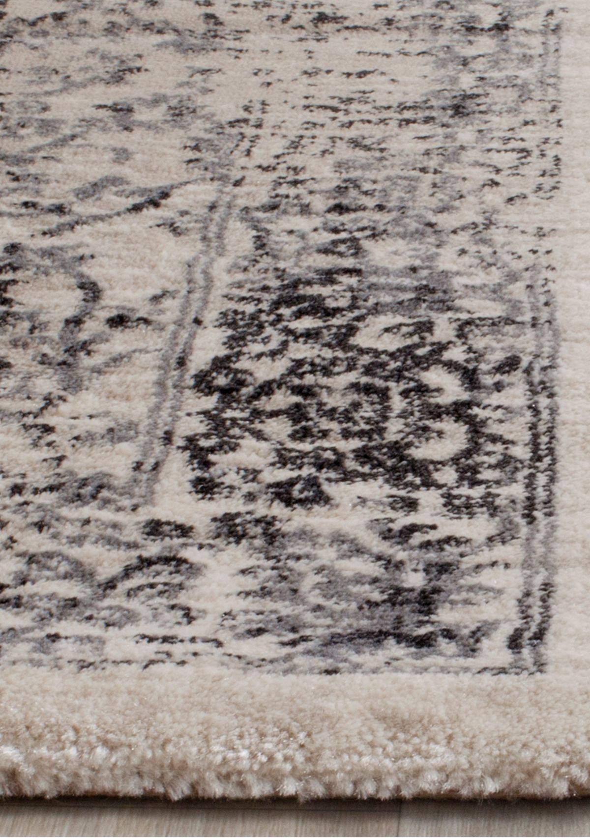 Evoke Beige/Blue Area Rug 4-ft. x 6-ft.