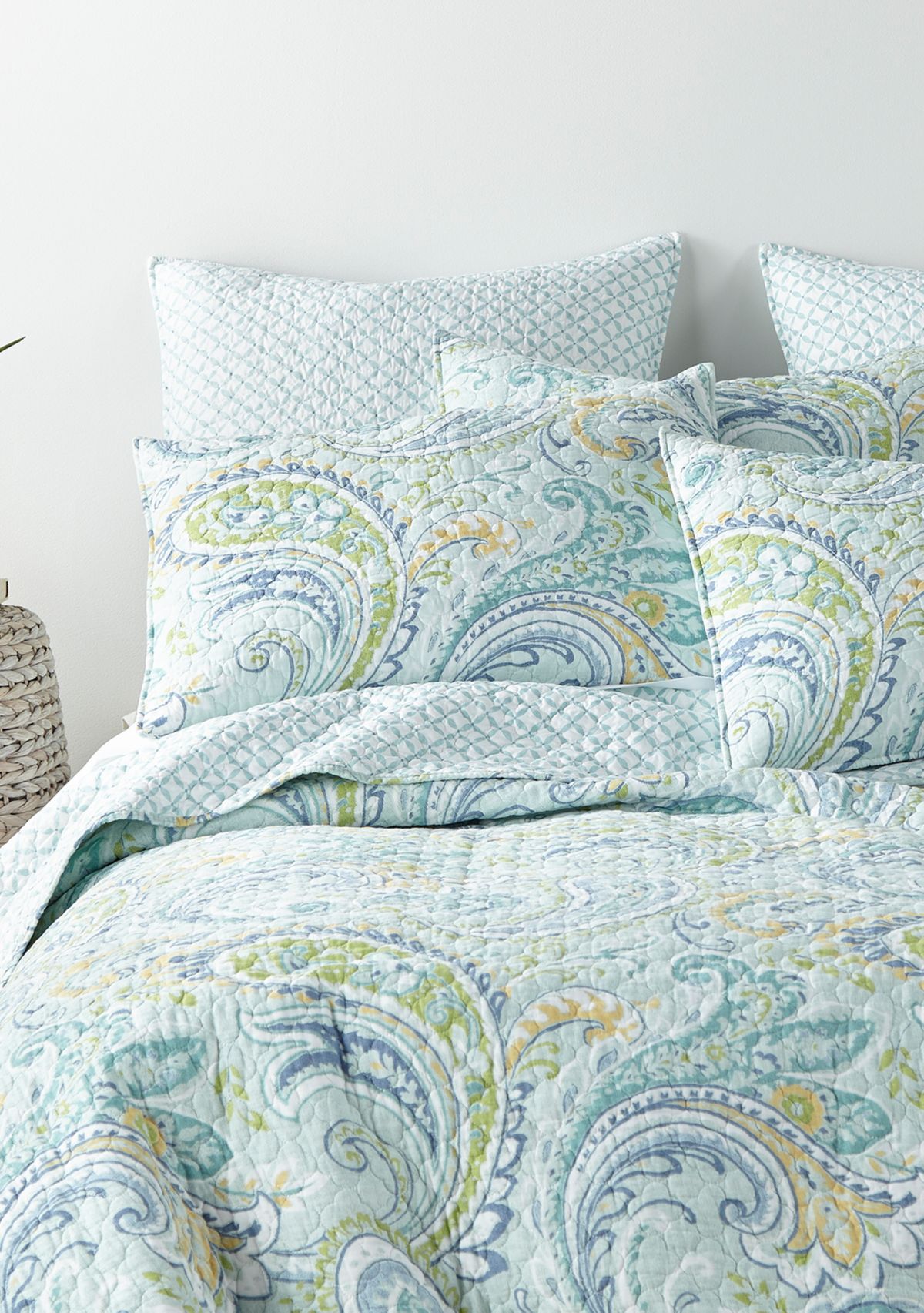 Cortona Paisley Quilt Set