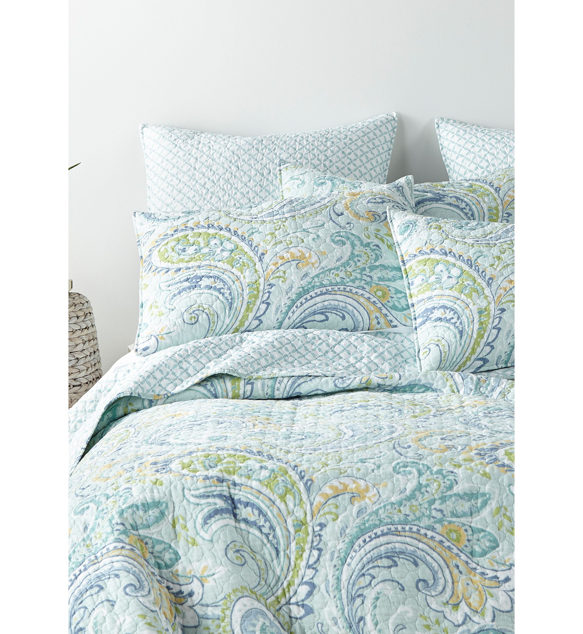 Cortona Paisley Quilt Set
