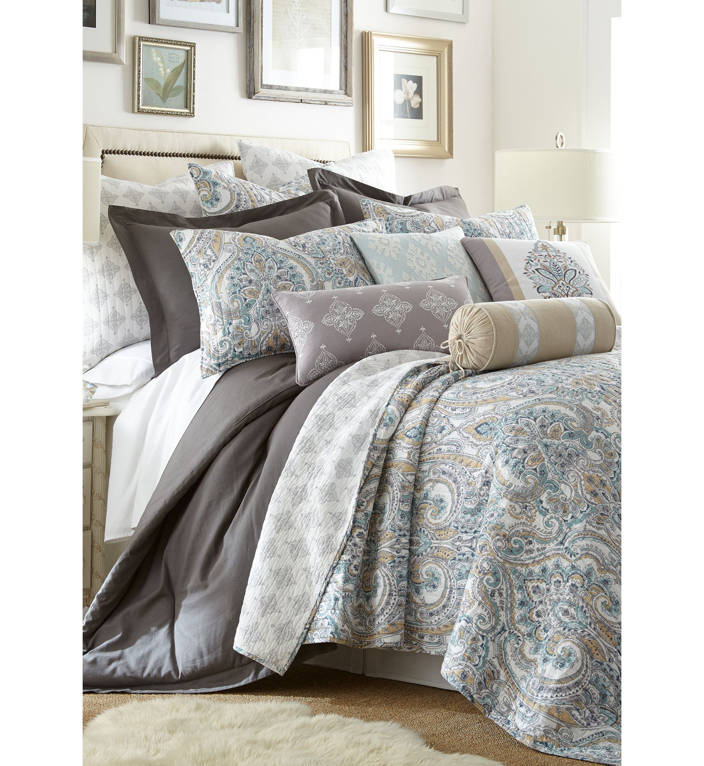 Rome Quilt Set