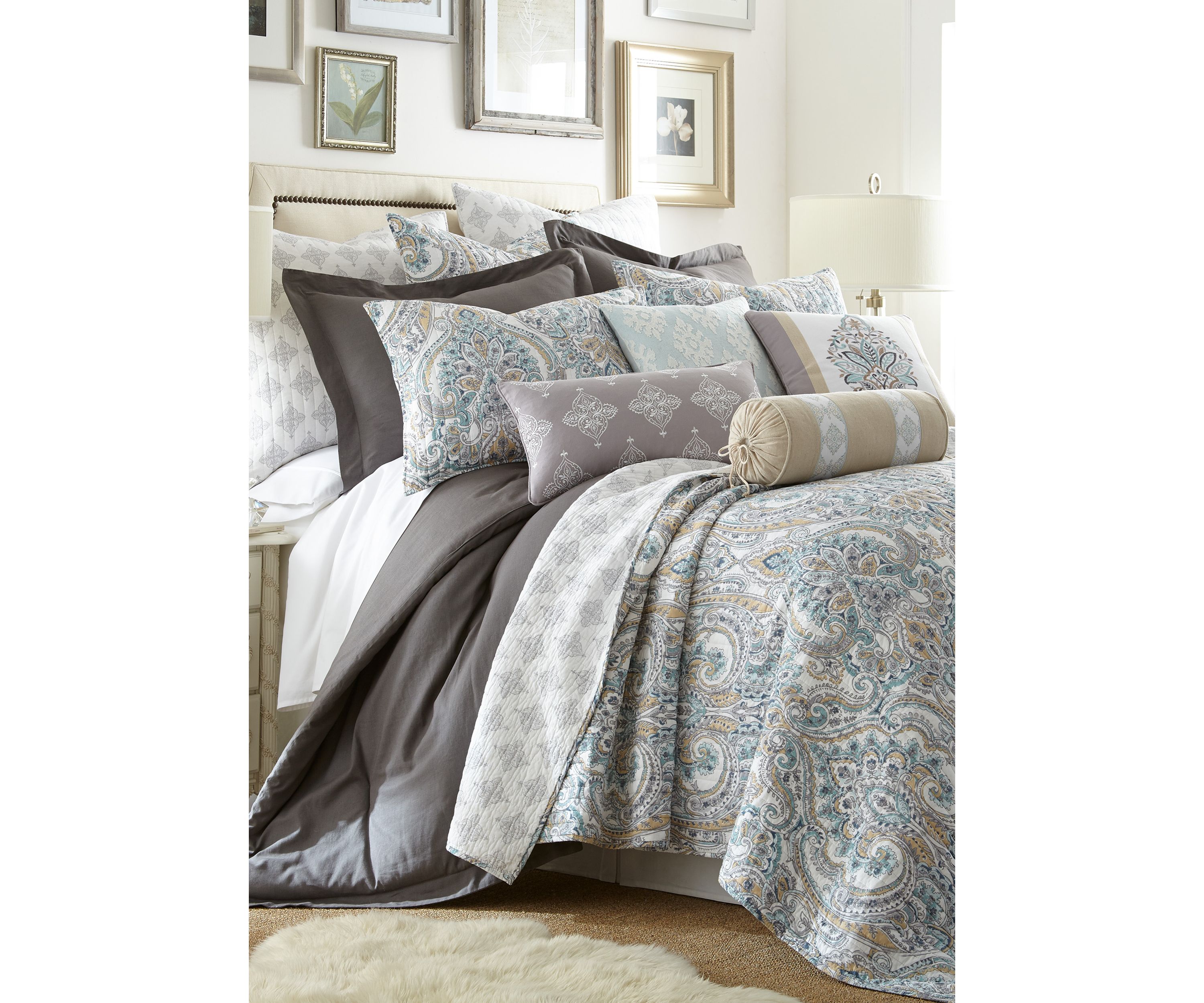 Rome Quilt Set