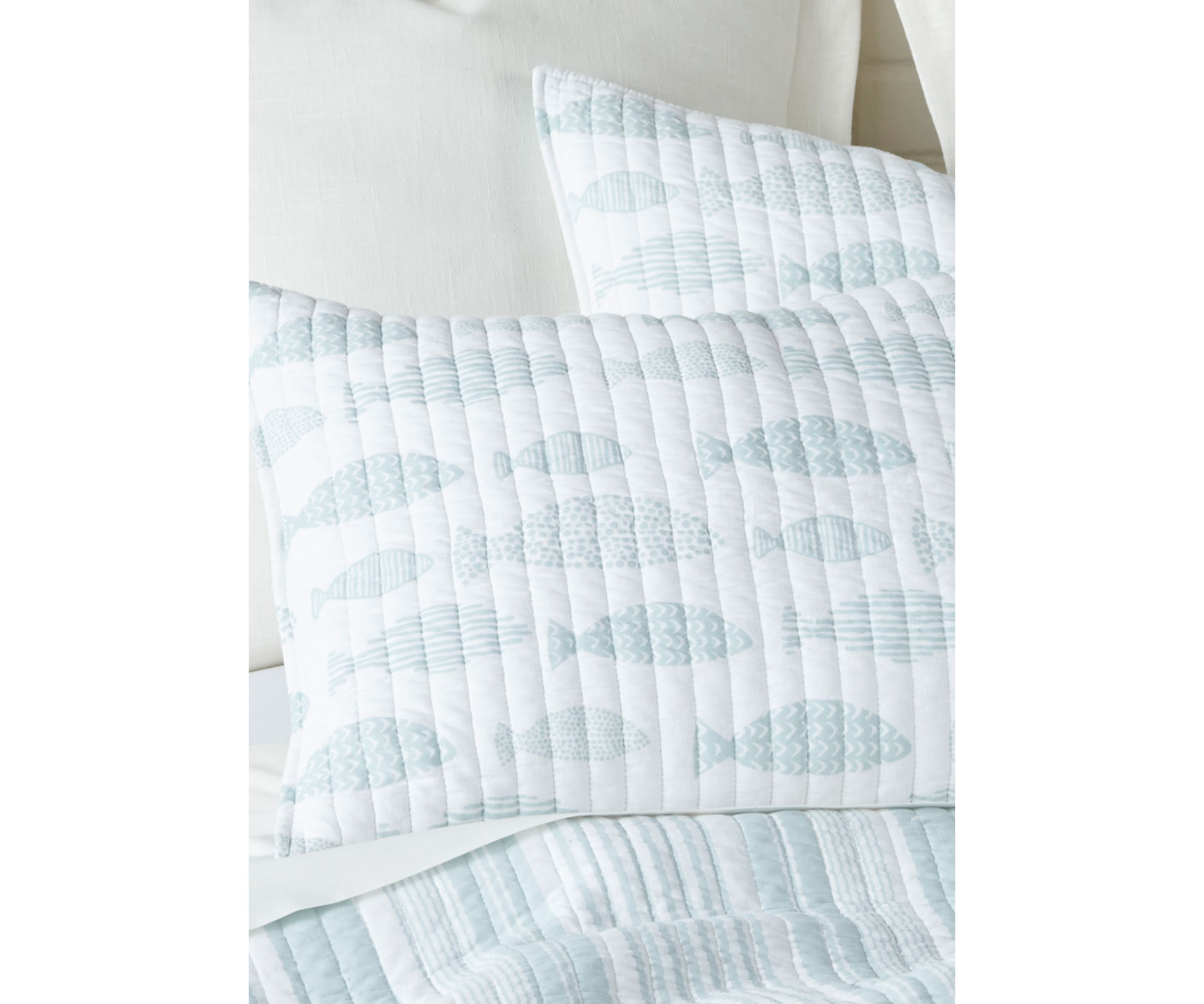 Aqua Breeze Quilt Set