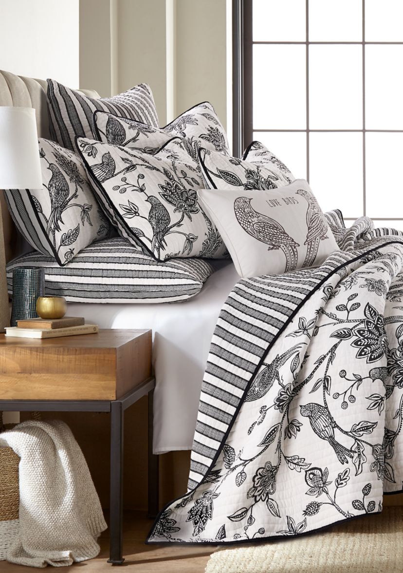 Tanzie Black Quilt Set