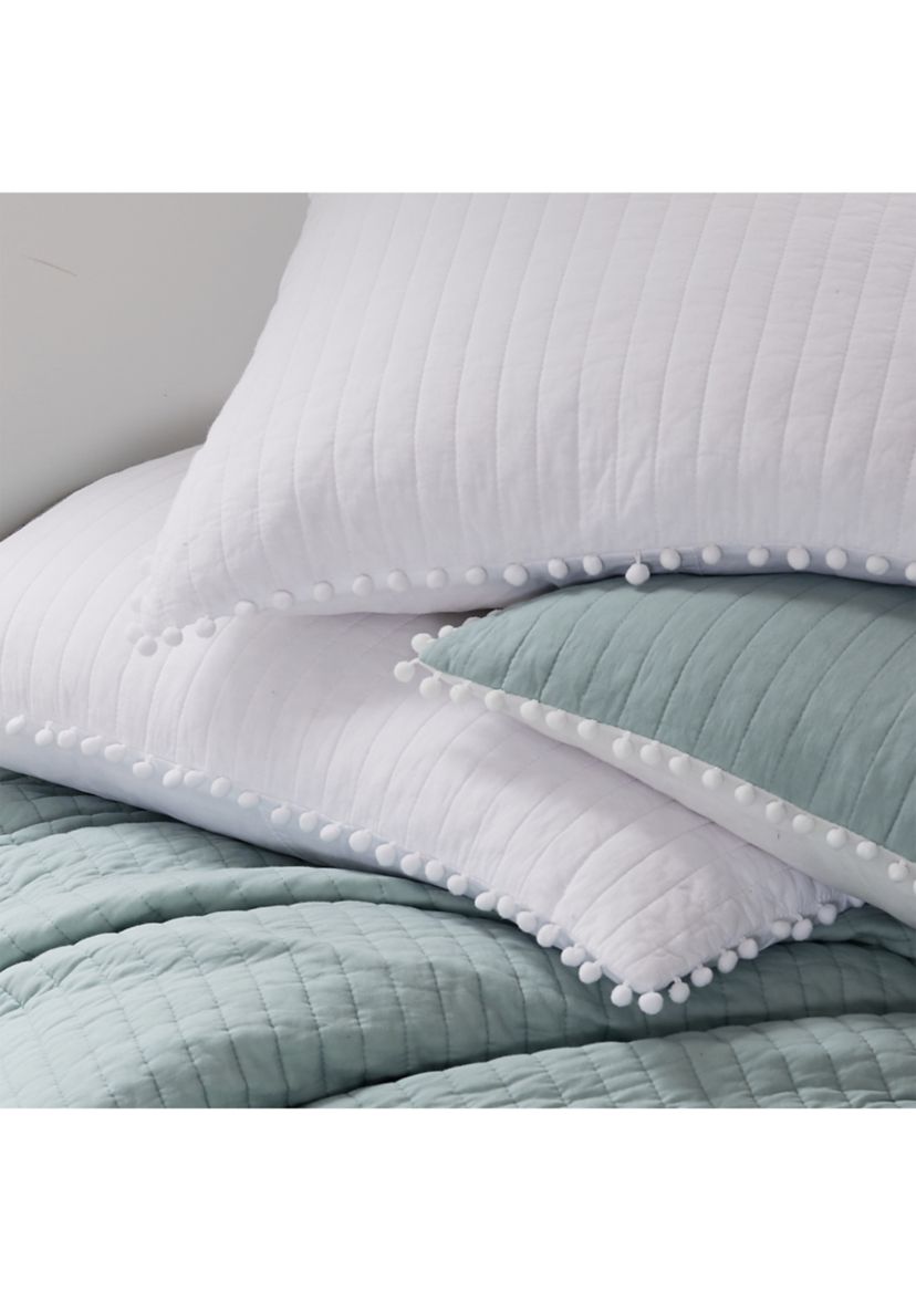 Pom Pom Quilt