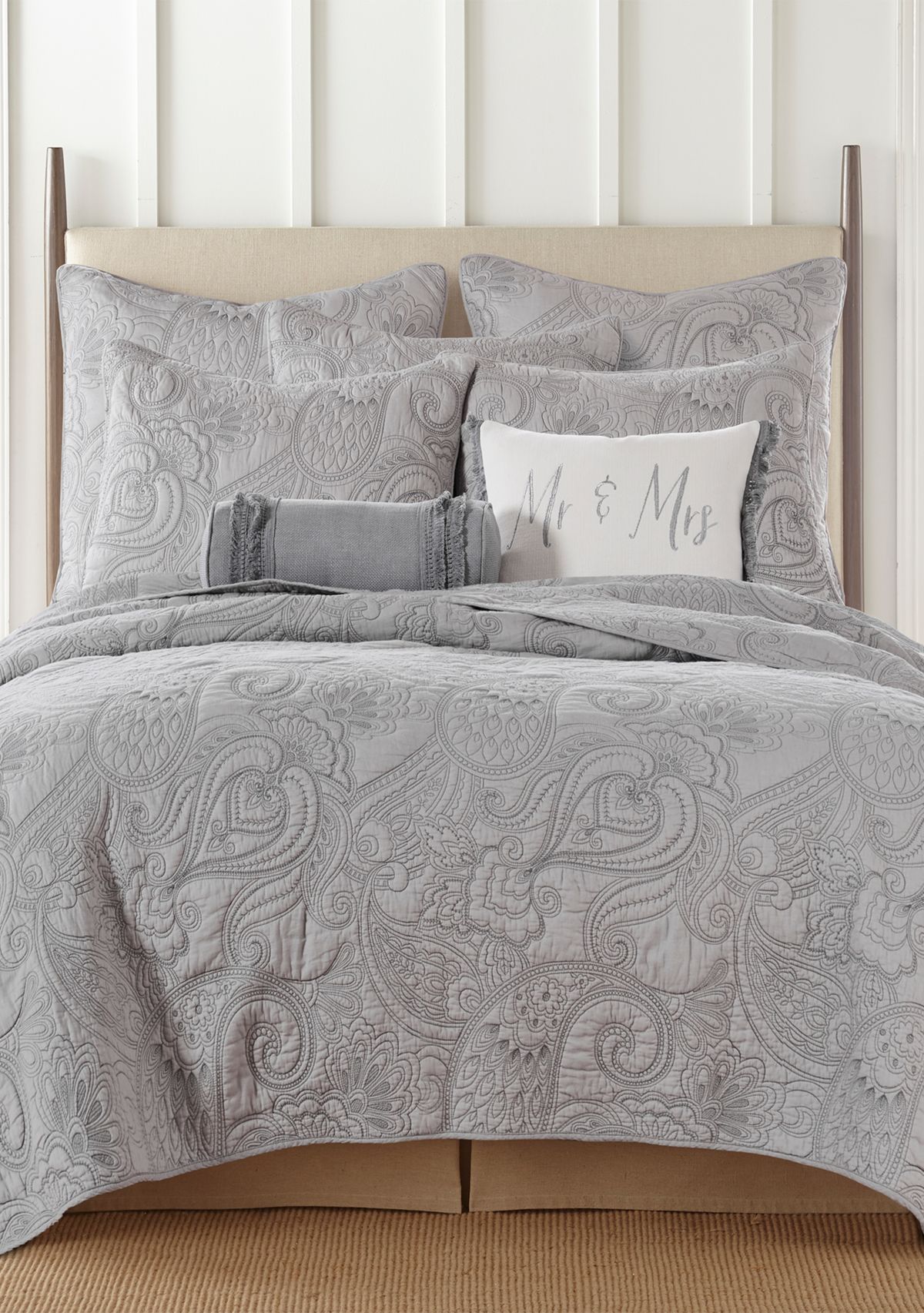 Perla Gray Quilt Set
