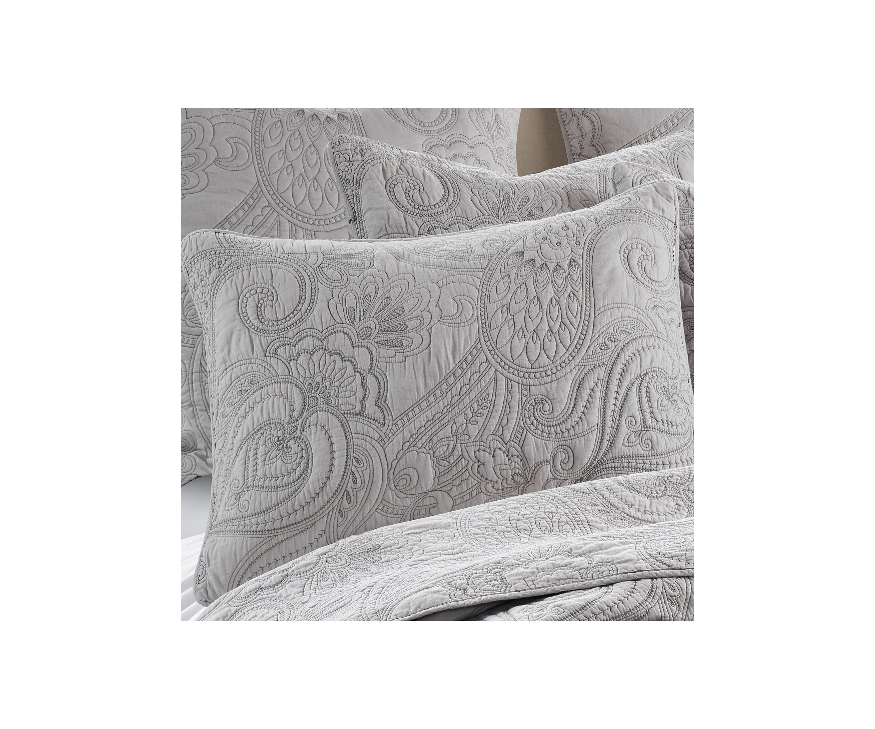 Perla Gray Quilt Set