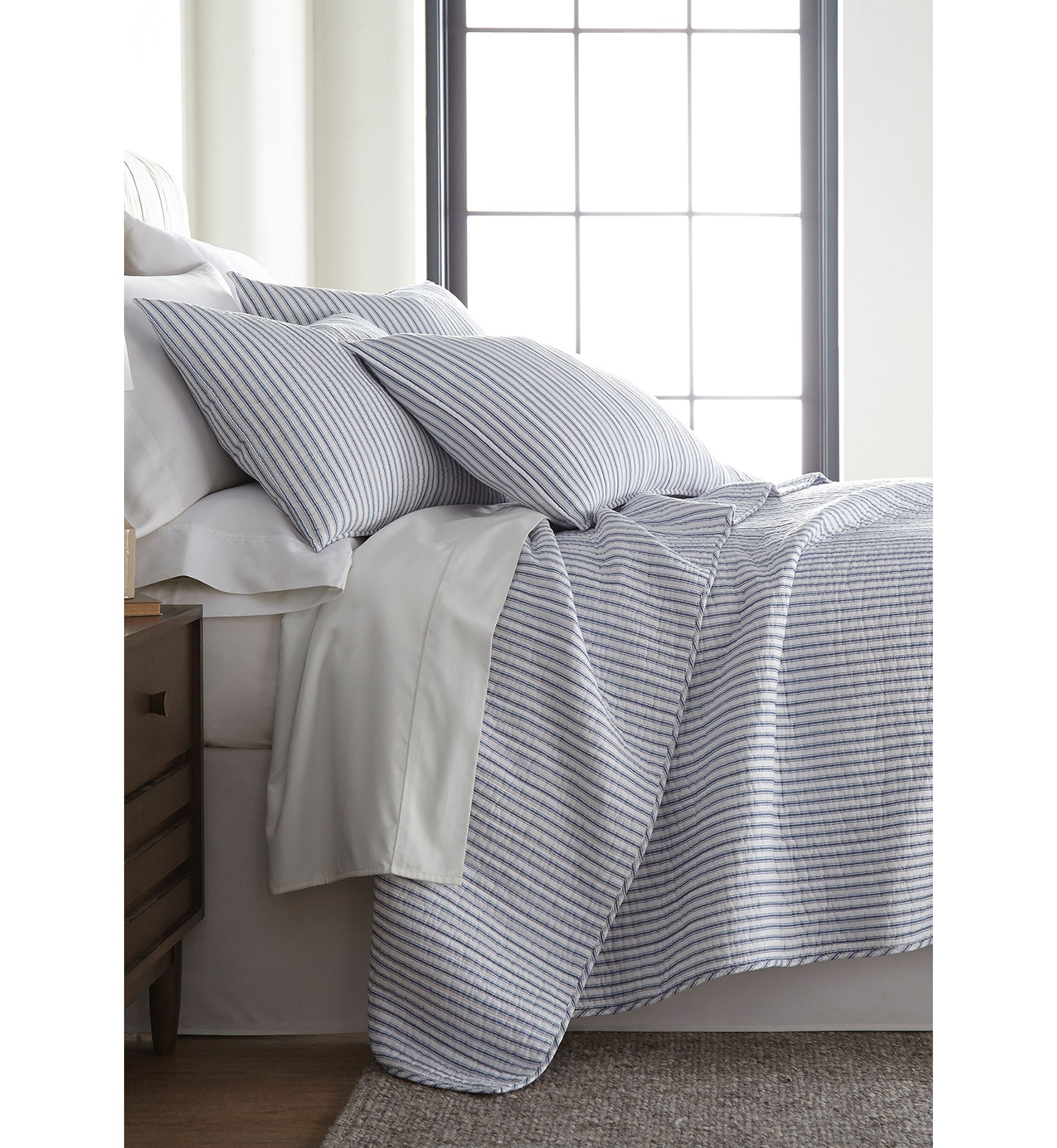 Tobago Stripe Blue Quilt Set