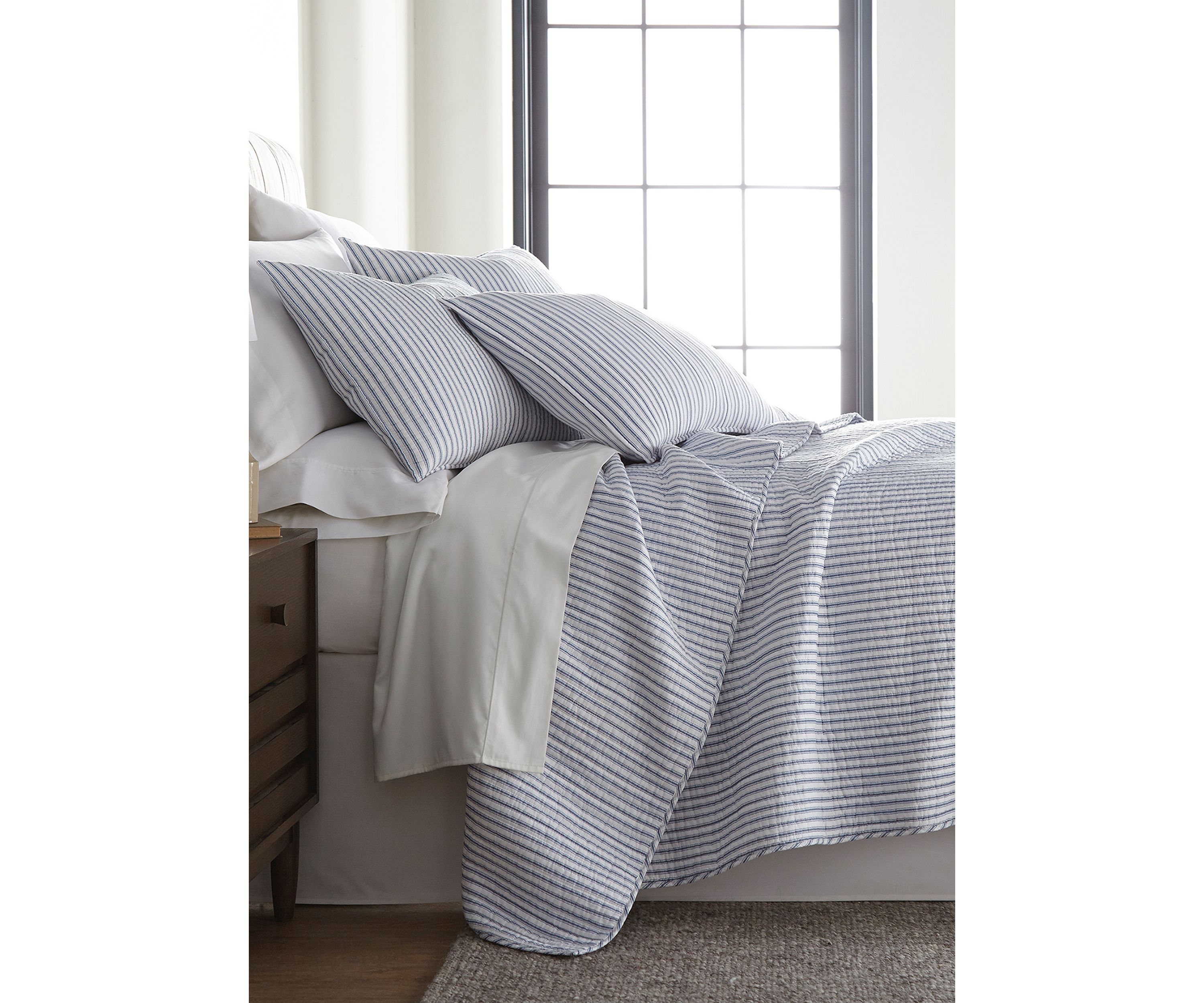 Tobago Stripe Blue Quilt Set
