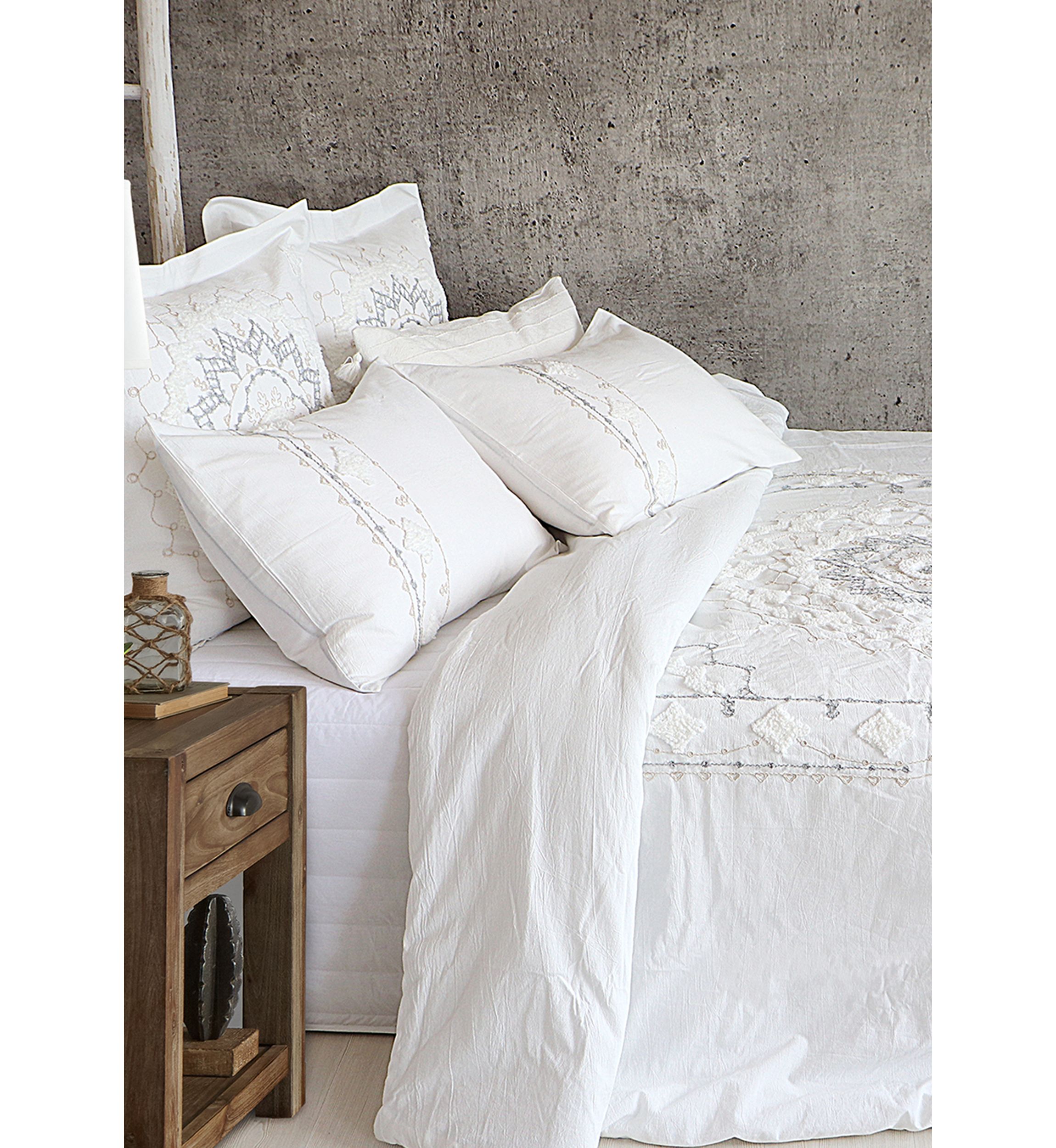 Harleson Medallion 3 Piece Comforter Set