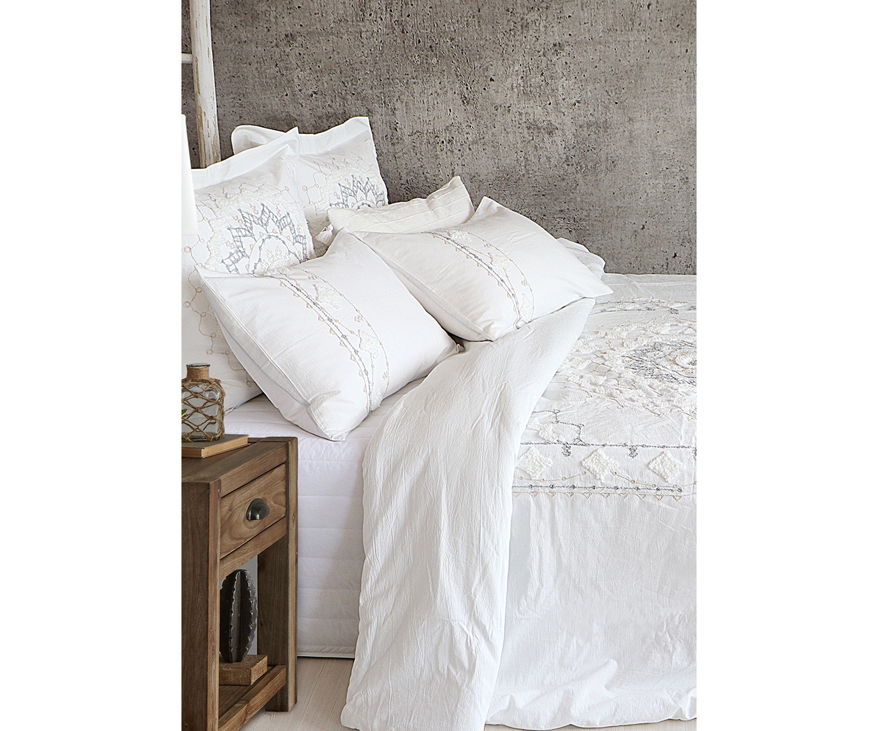 Harleson Medallion 3 Piece Comforter Set