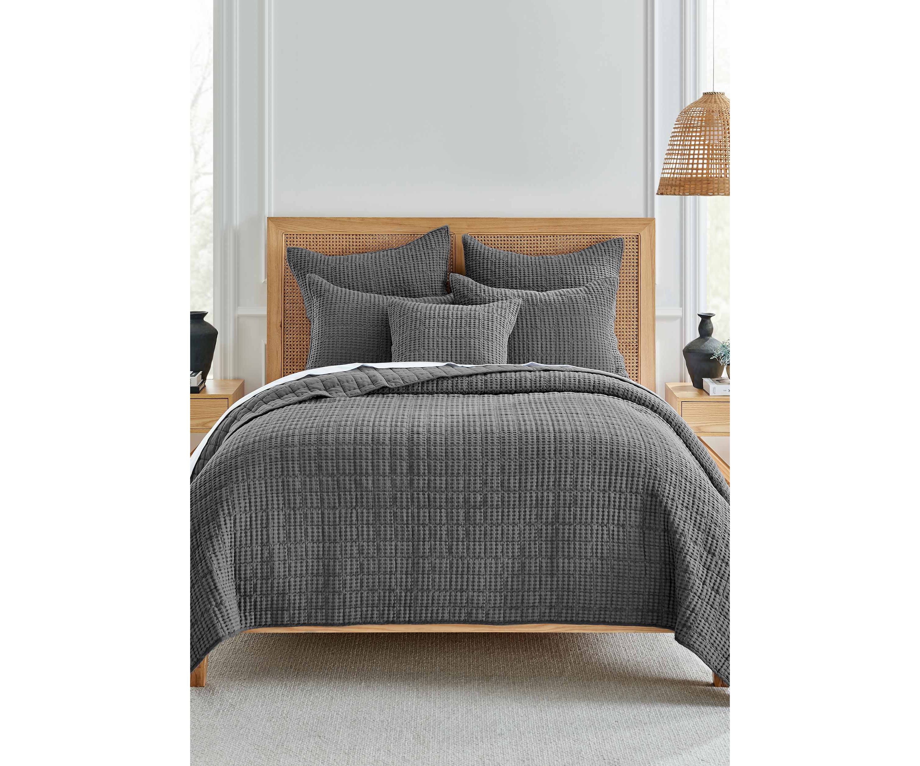 Mills Waffle Quilt Set