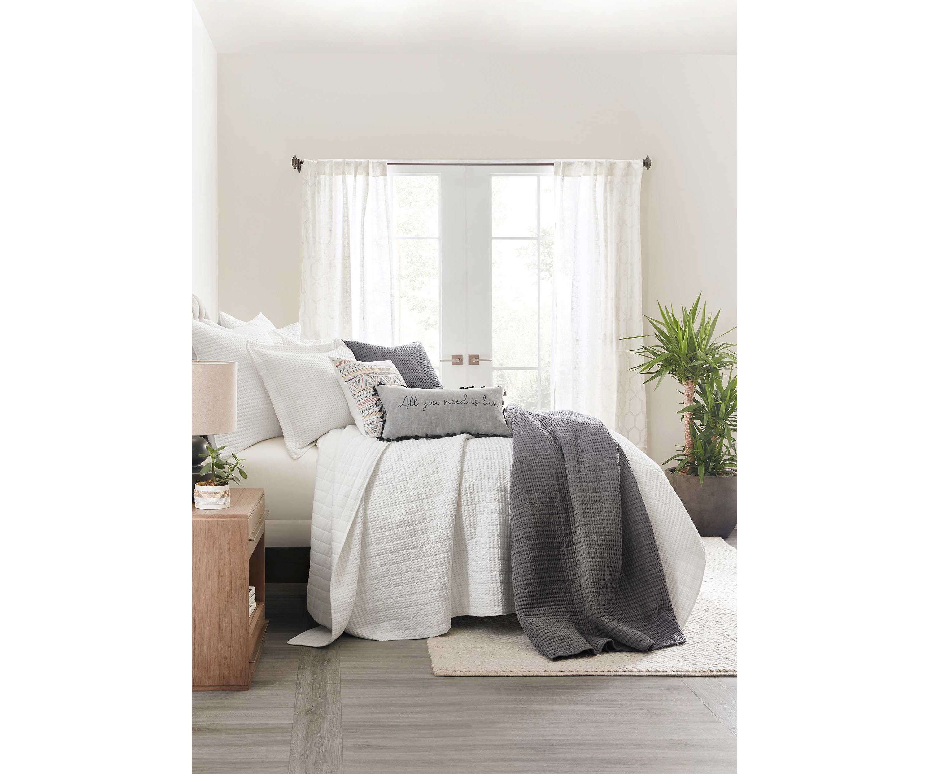 Mills Waffle Quilt Set