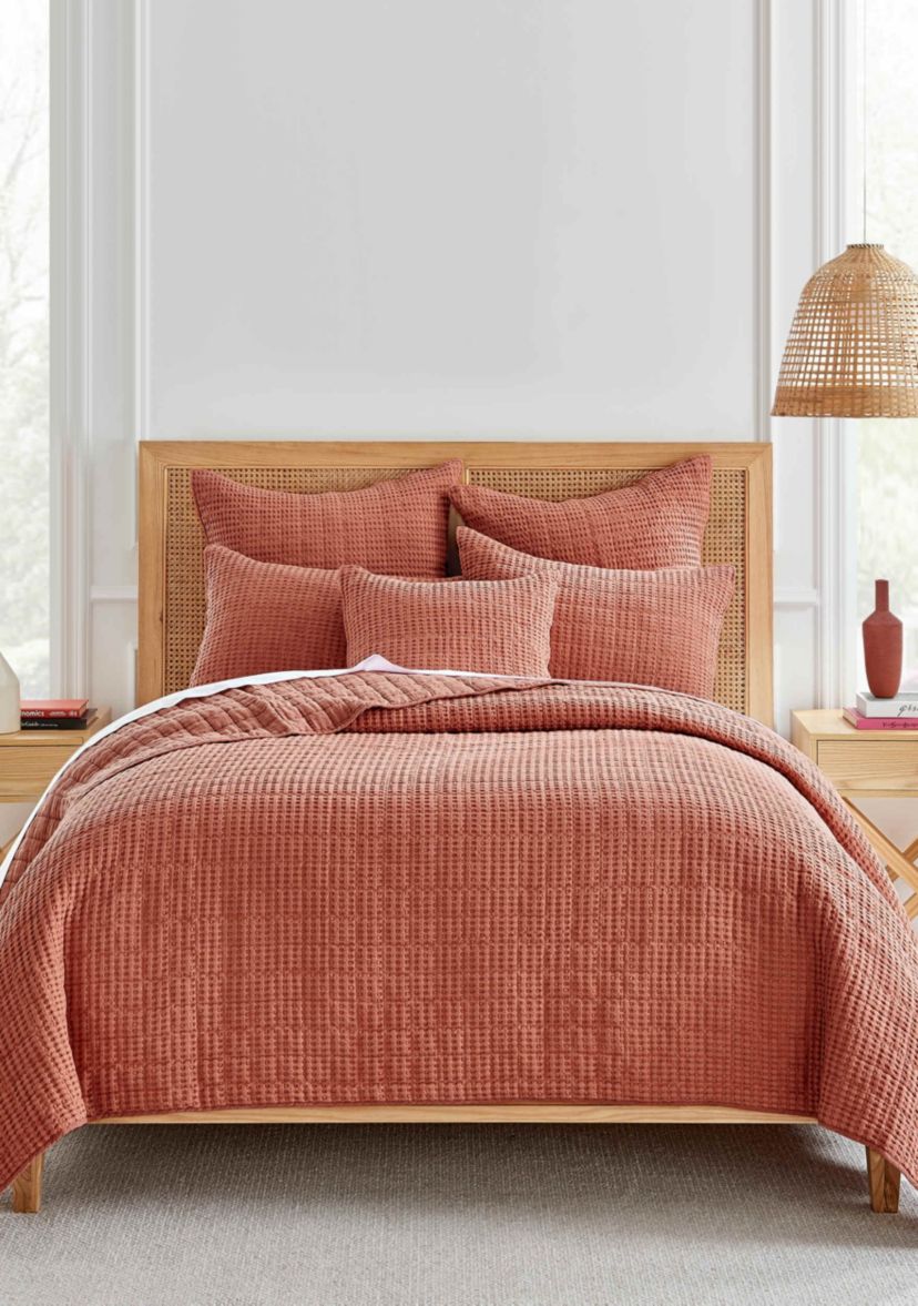 Mills Waffle Quilt Set