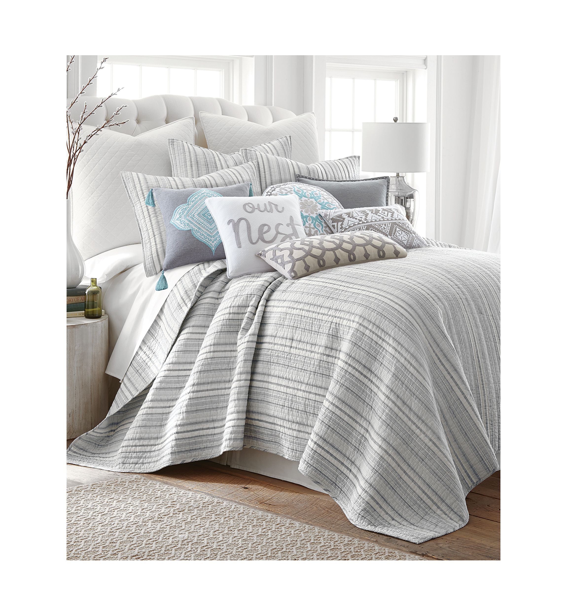 Vasari Stripe Gray Quilt Set