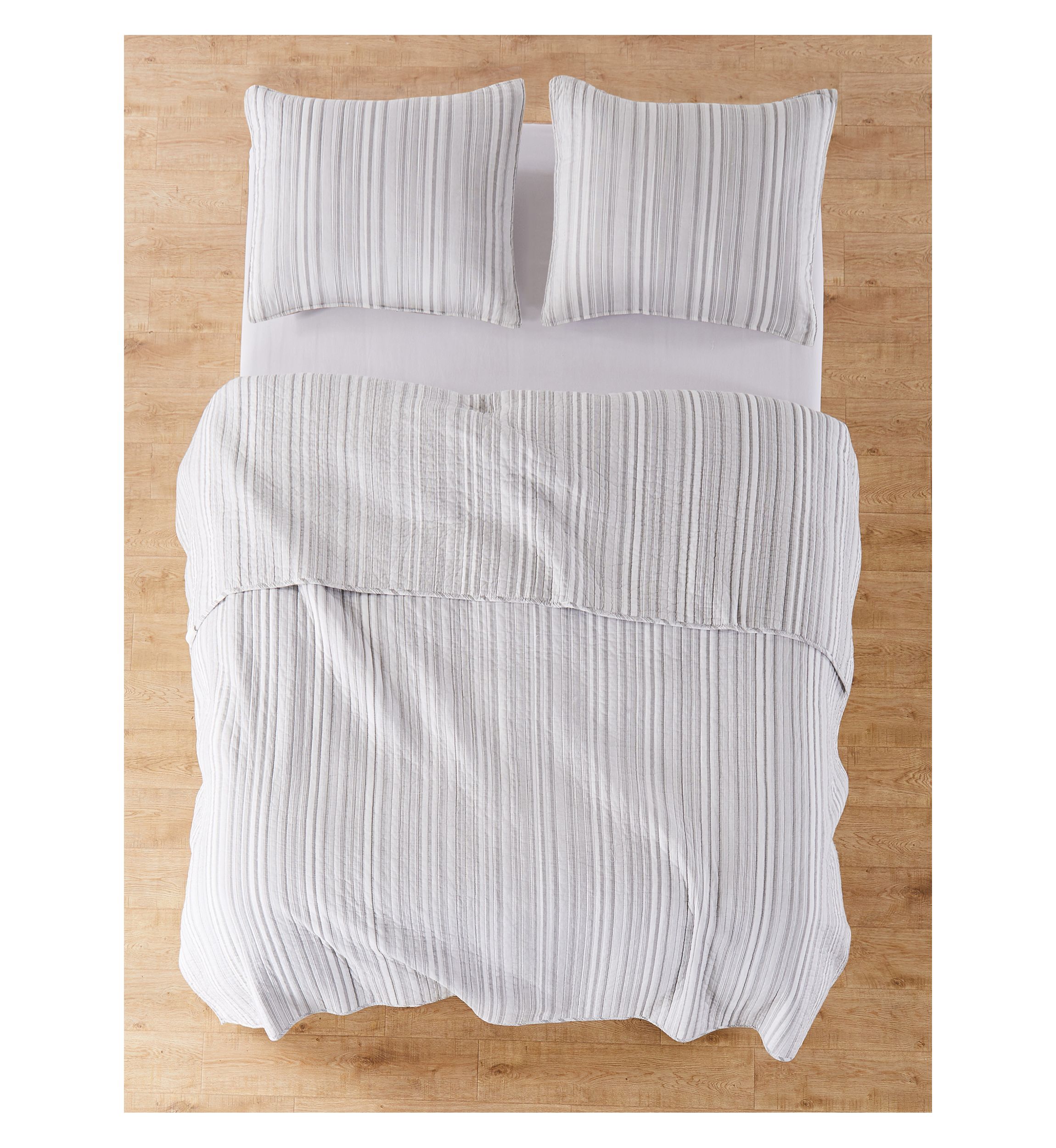 Vasari Stripe Gray Quilt Set