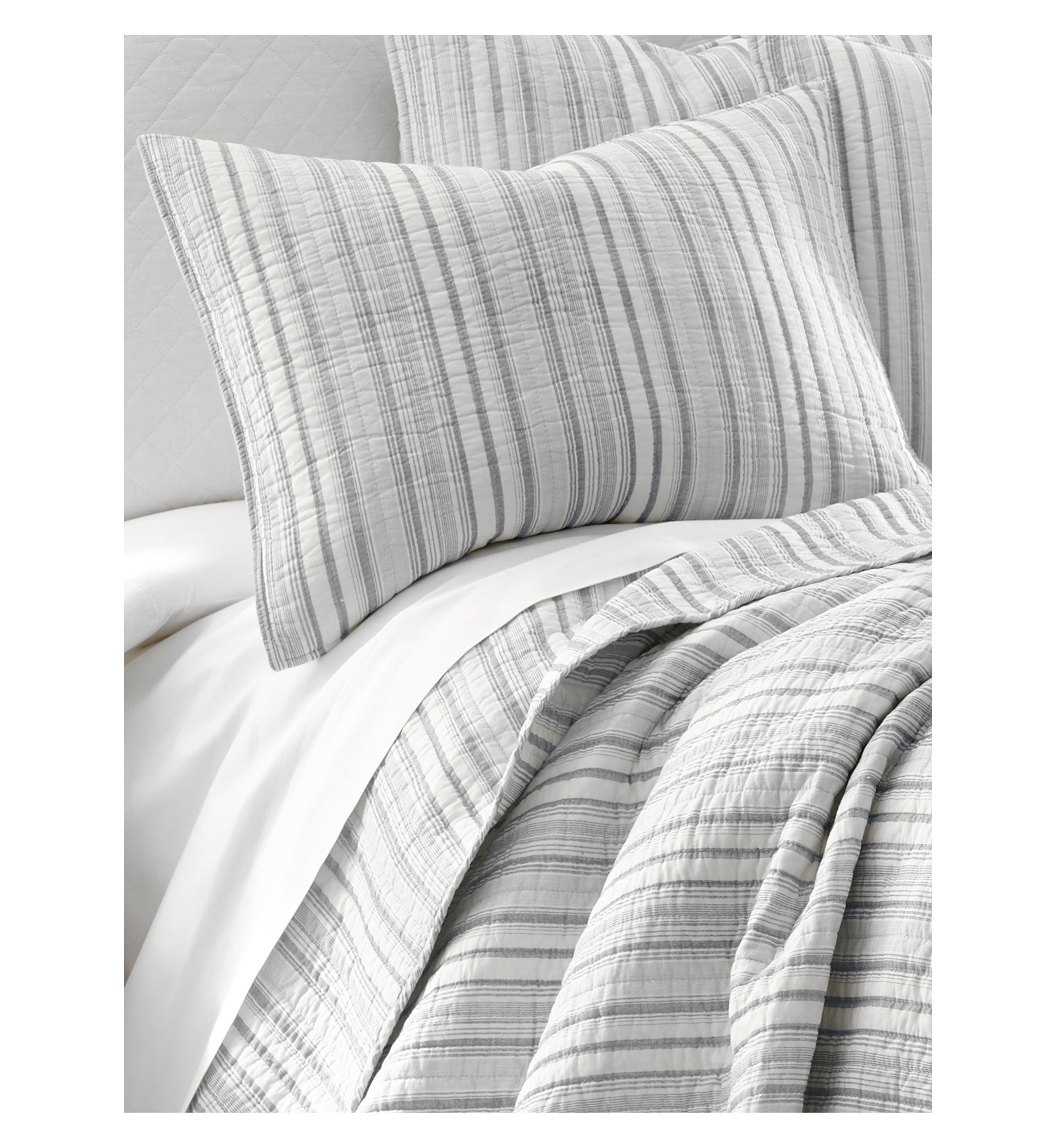 Vasari Stripe Gray Quilt Set
