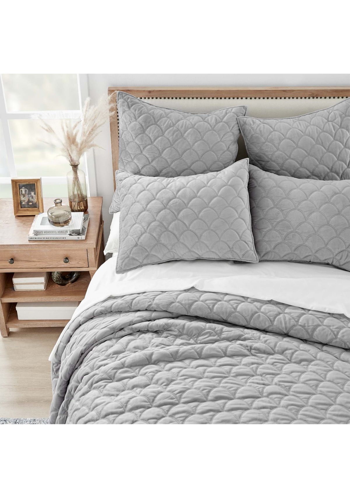 Light Gray Velvet Full/Queen Quilt Set