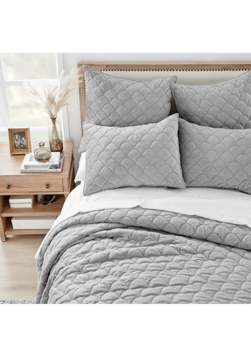 Light Gray Velvet Full/Queen Quilt Set