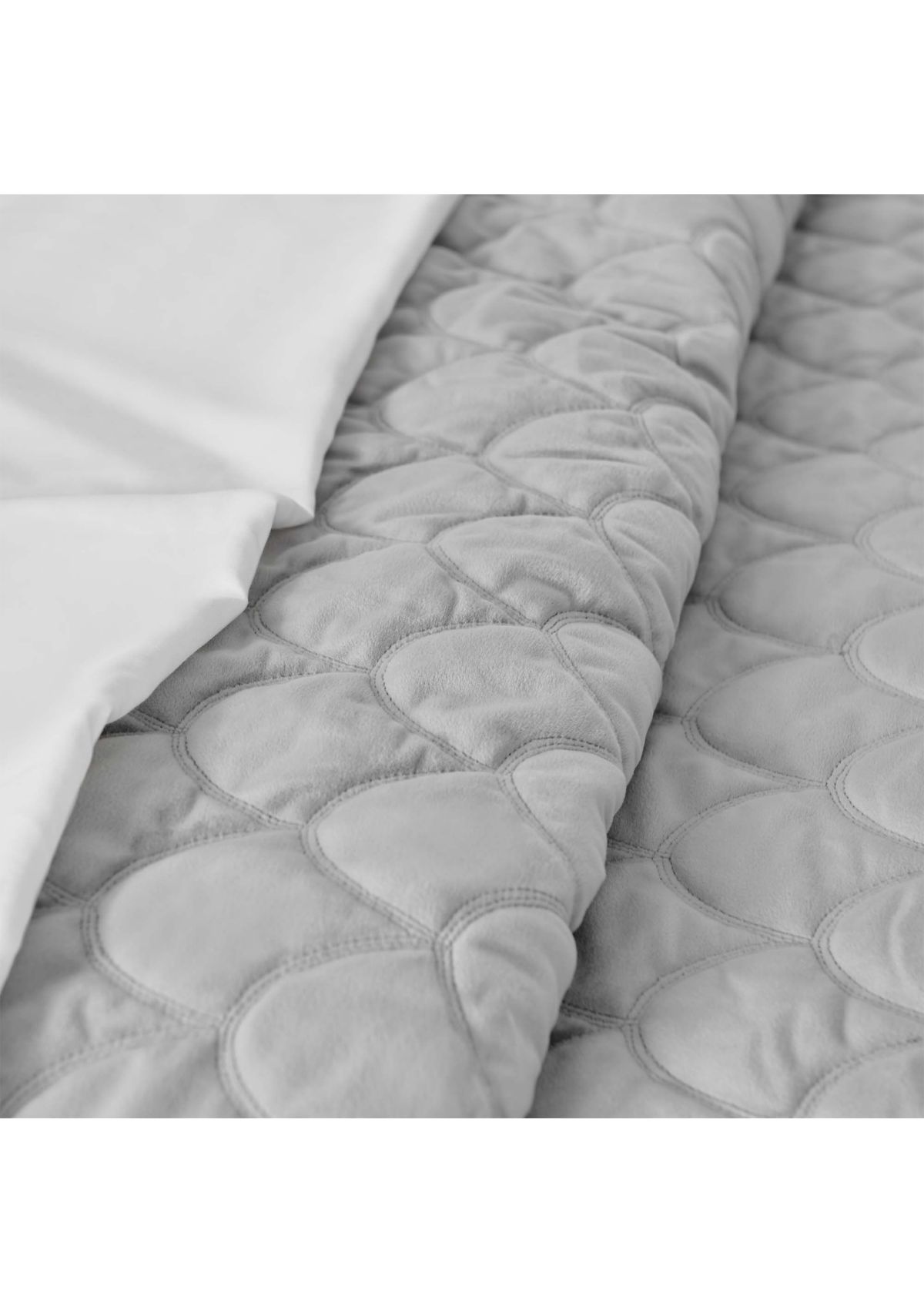 Light Gray Velvet Full/Queen Quilt Set