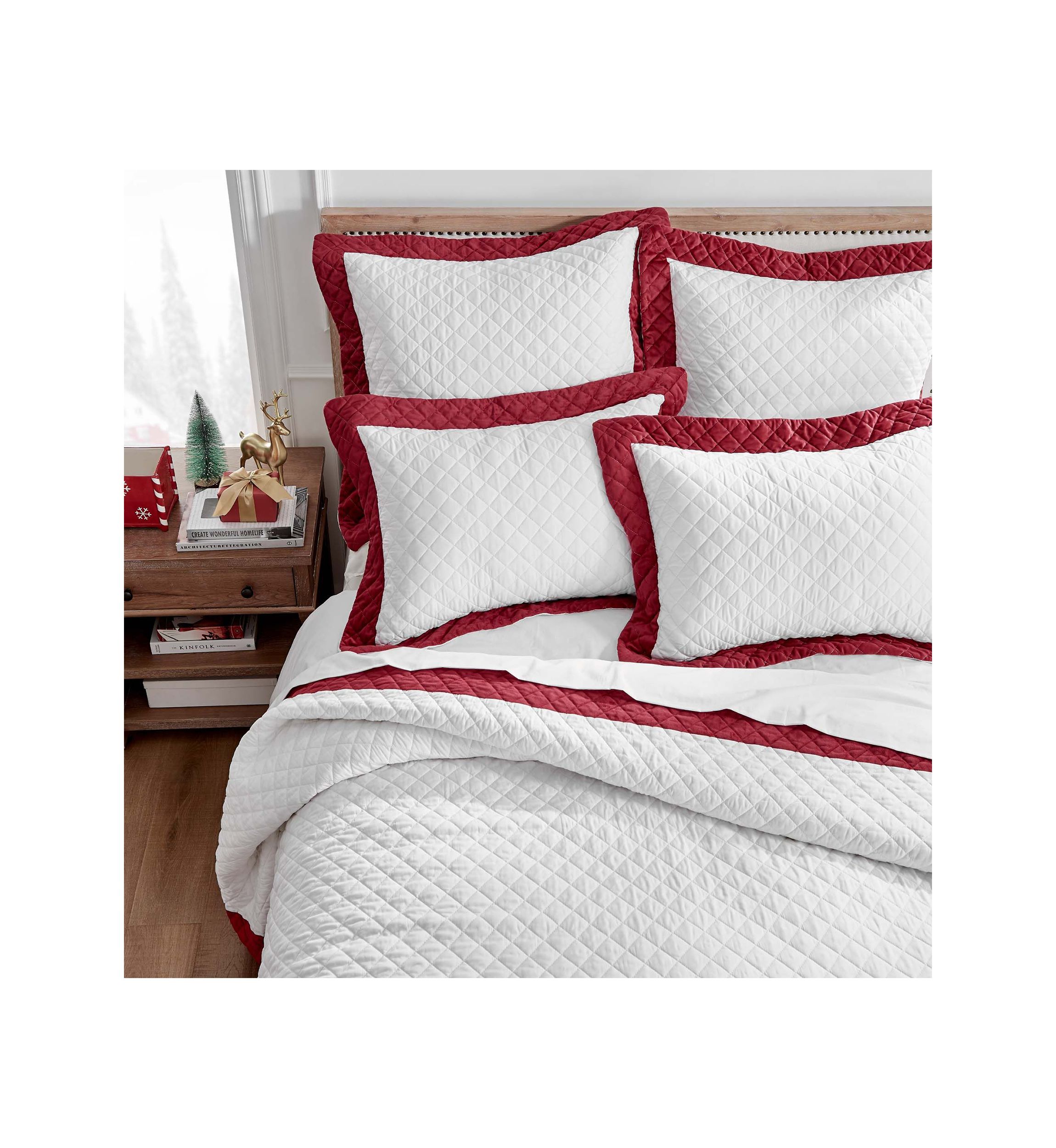 All is Bright Full/Queen Quilt Set