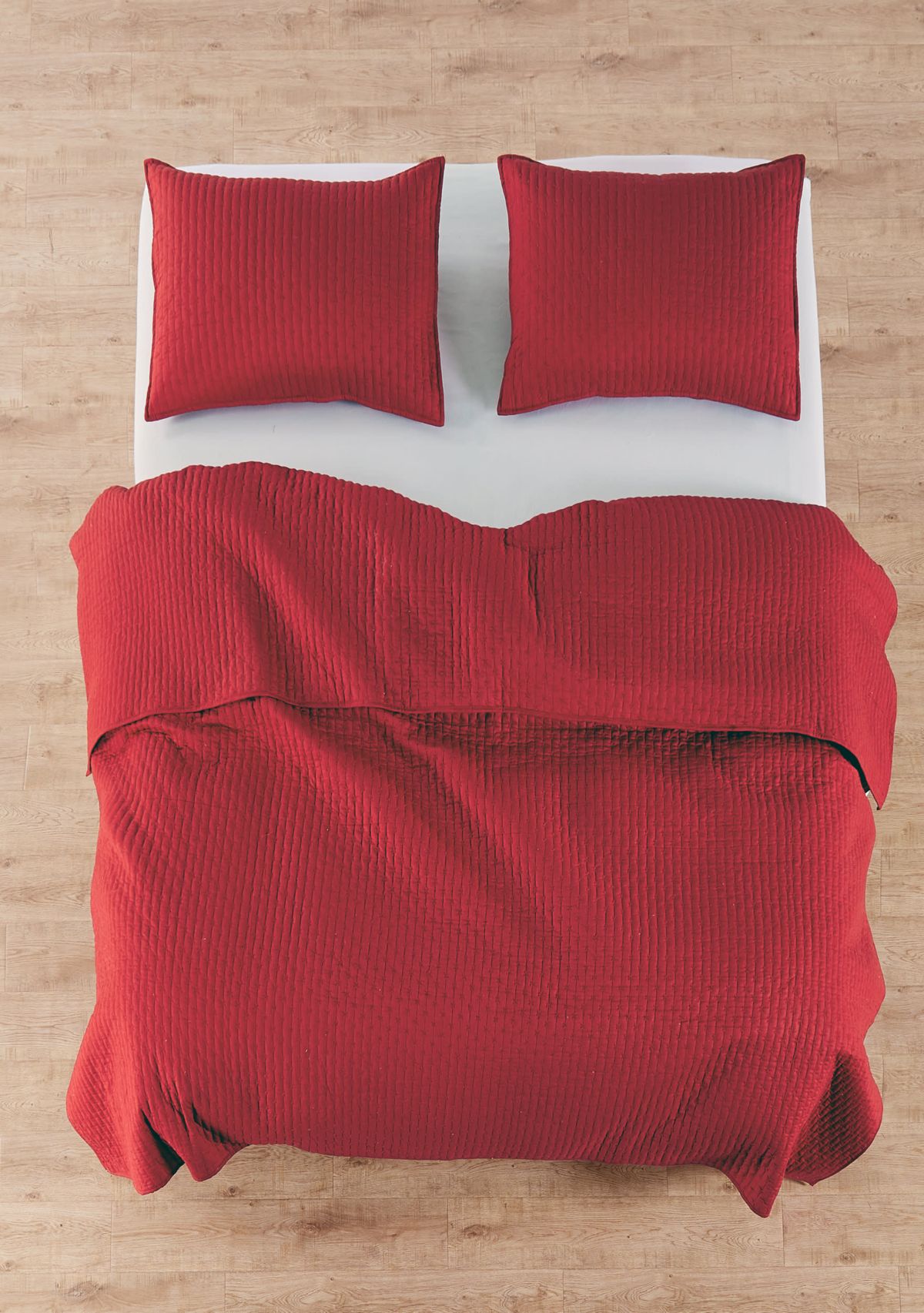 Cross Stitch Velvet Red with White King Quilt Set