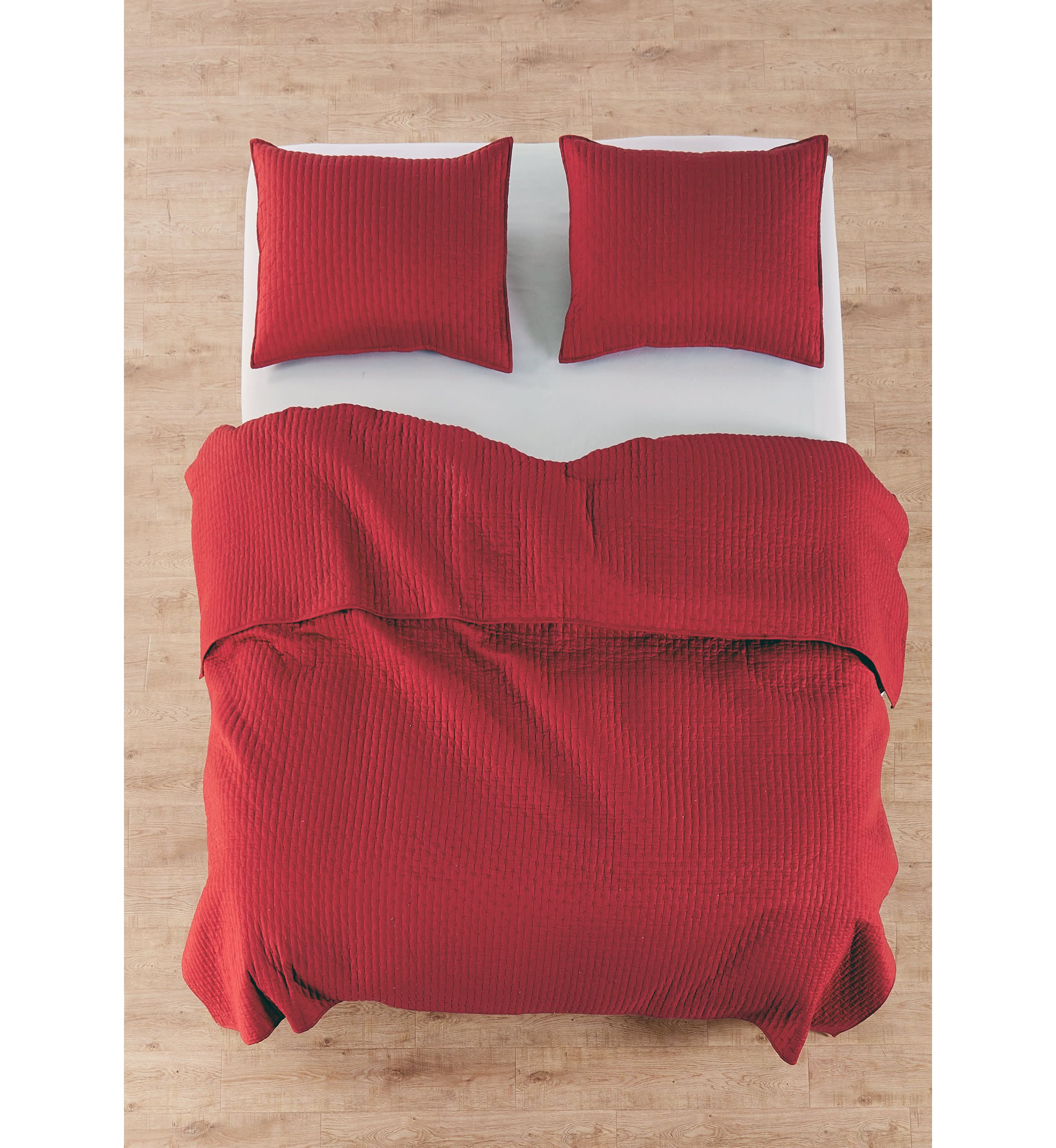 Cross Stitch Velvet Red with White King Quilt Set