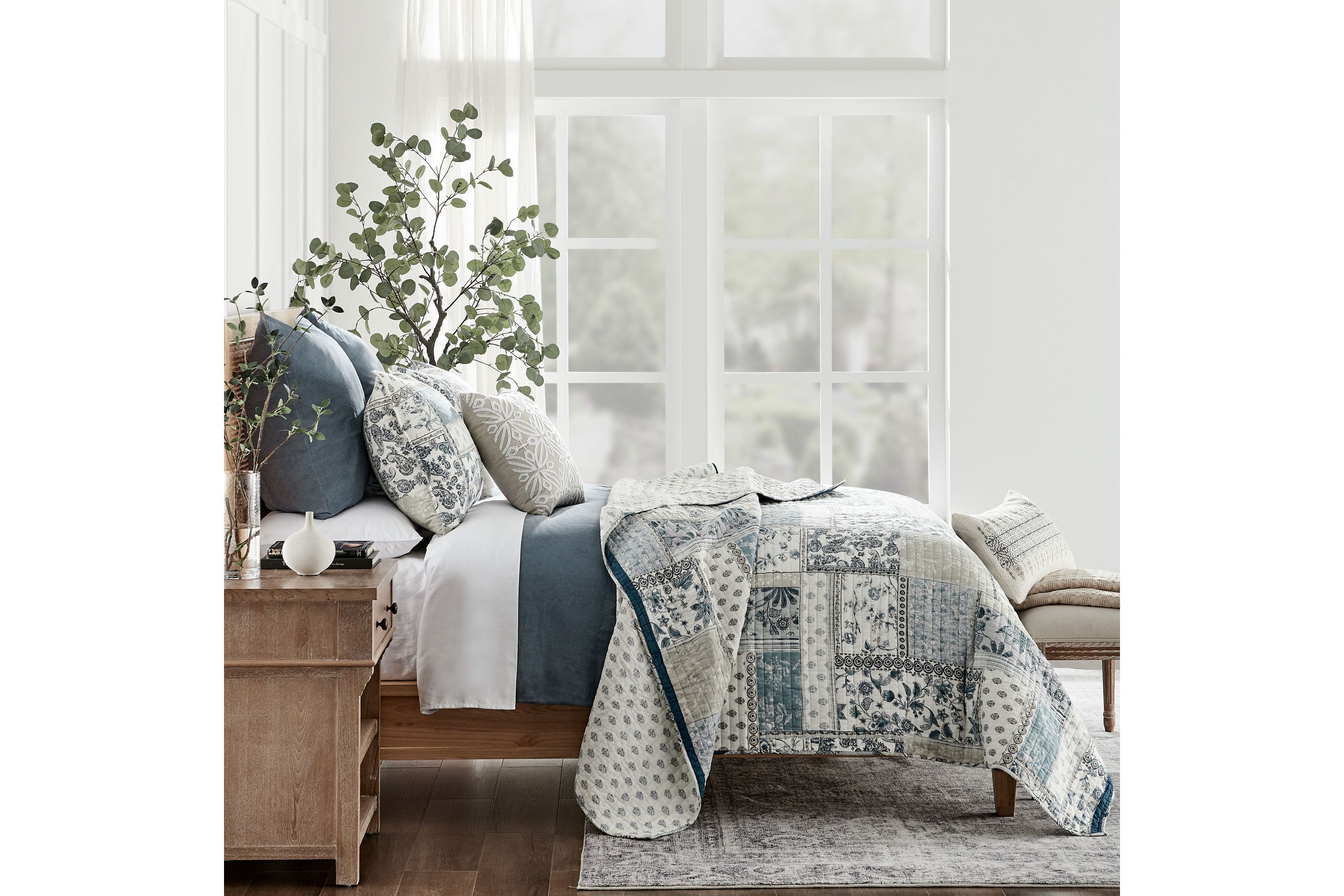 Aliza Twin Quilt Set