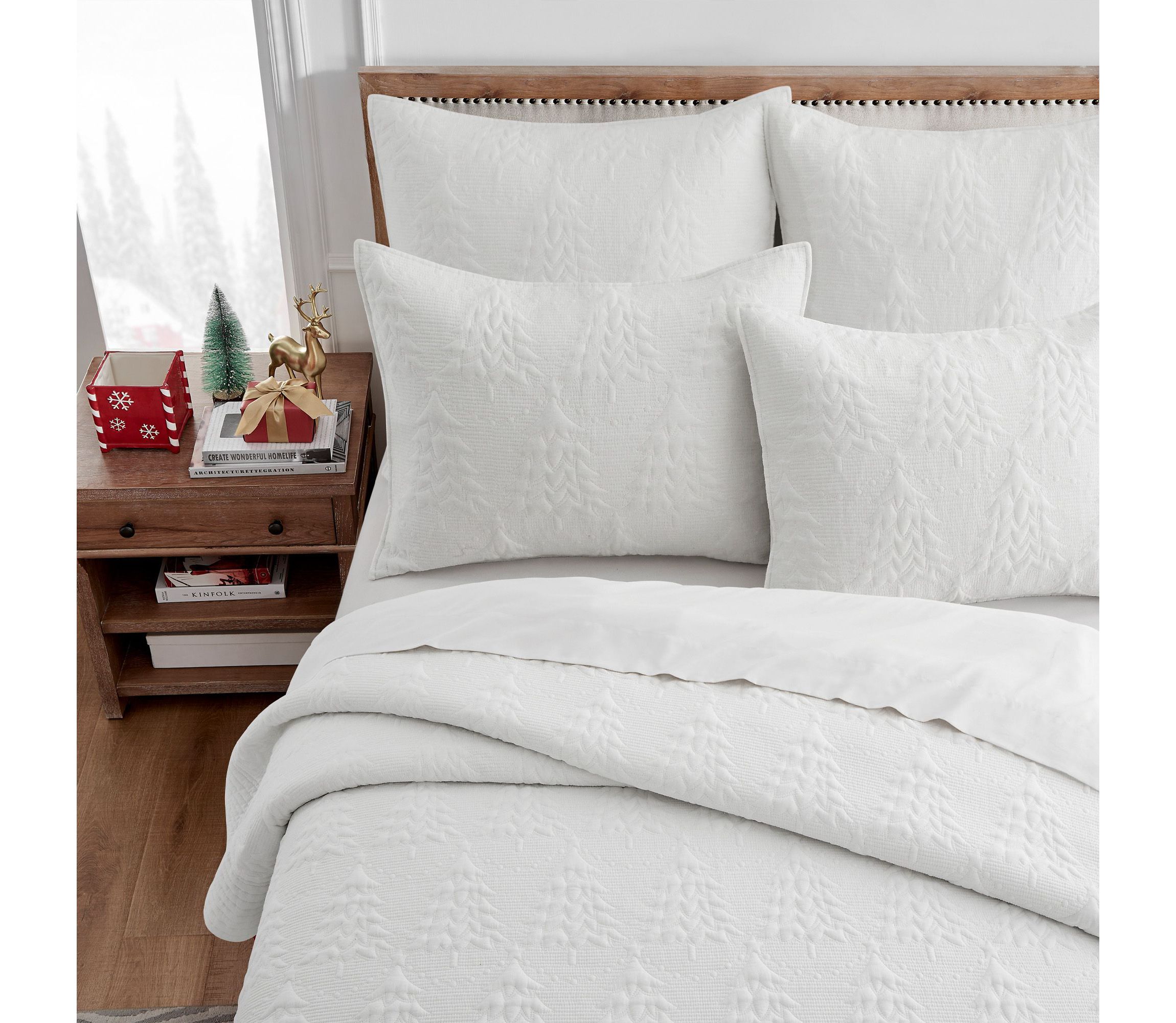 O Christmas Tree White Quilt Set