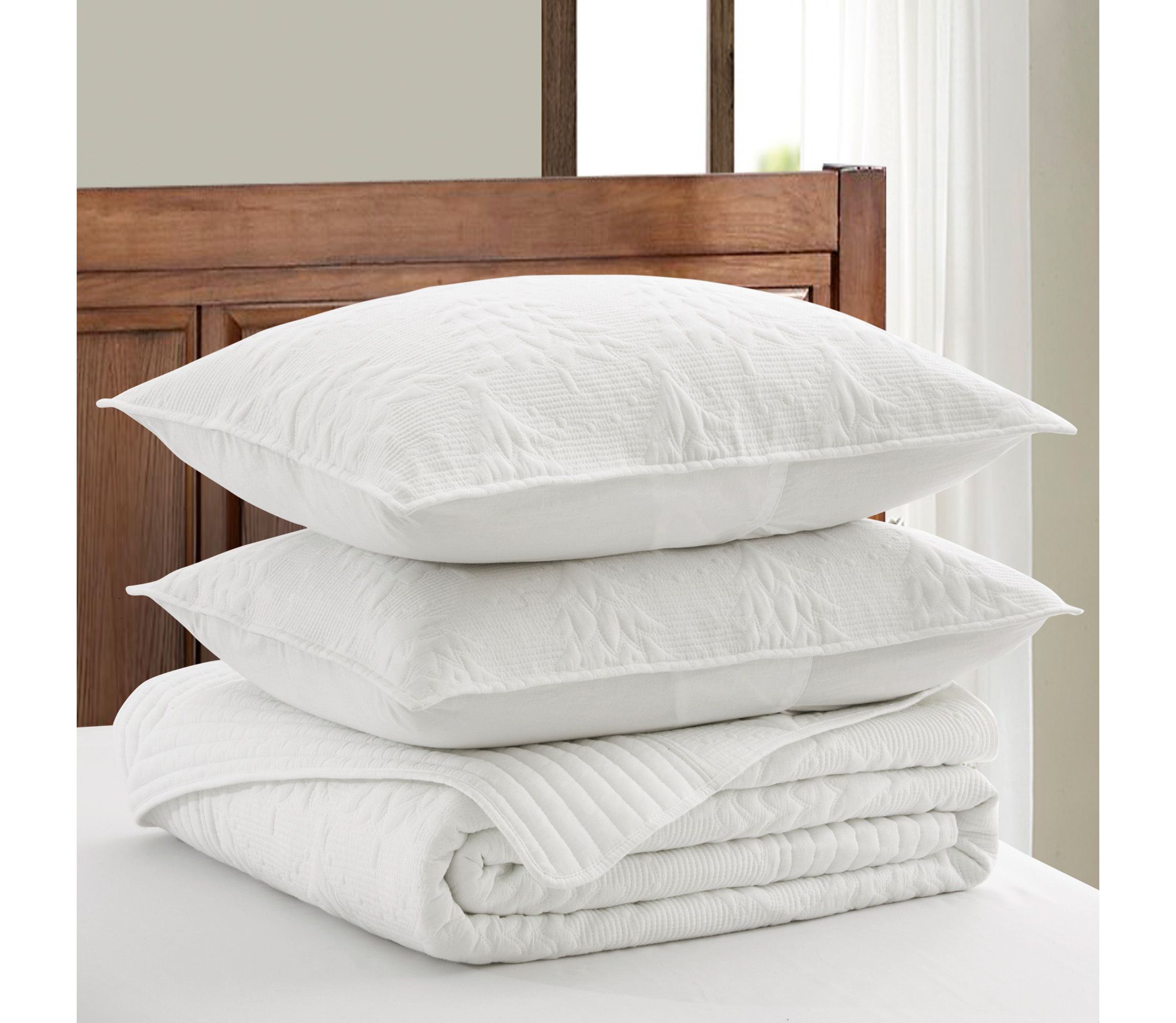 O Christmas Tree White Quilt Set