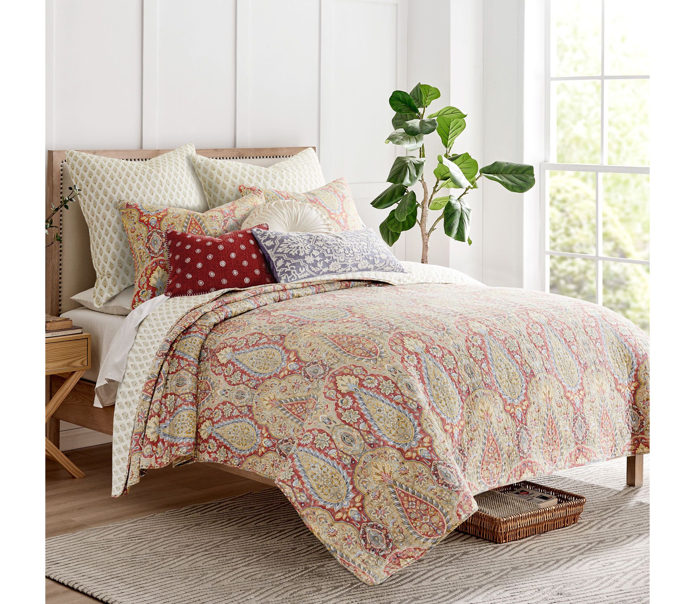 Emel Quilt Set