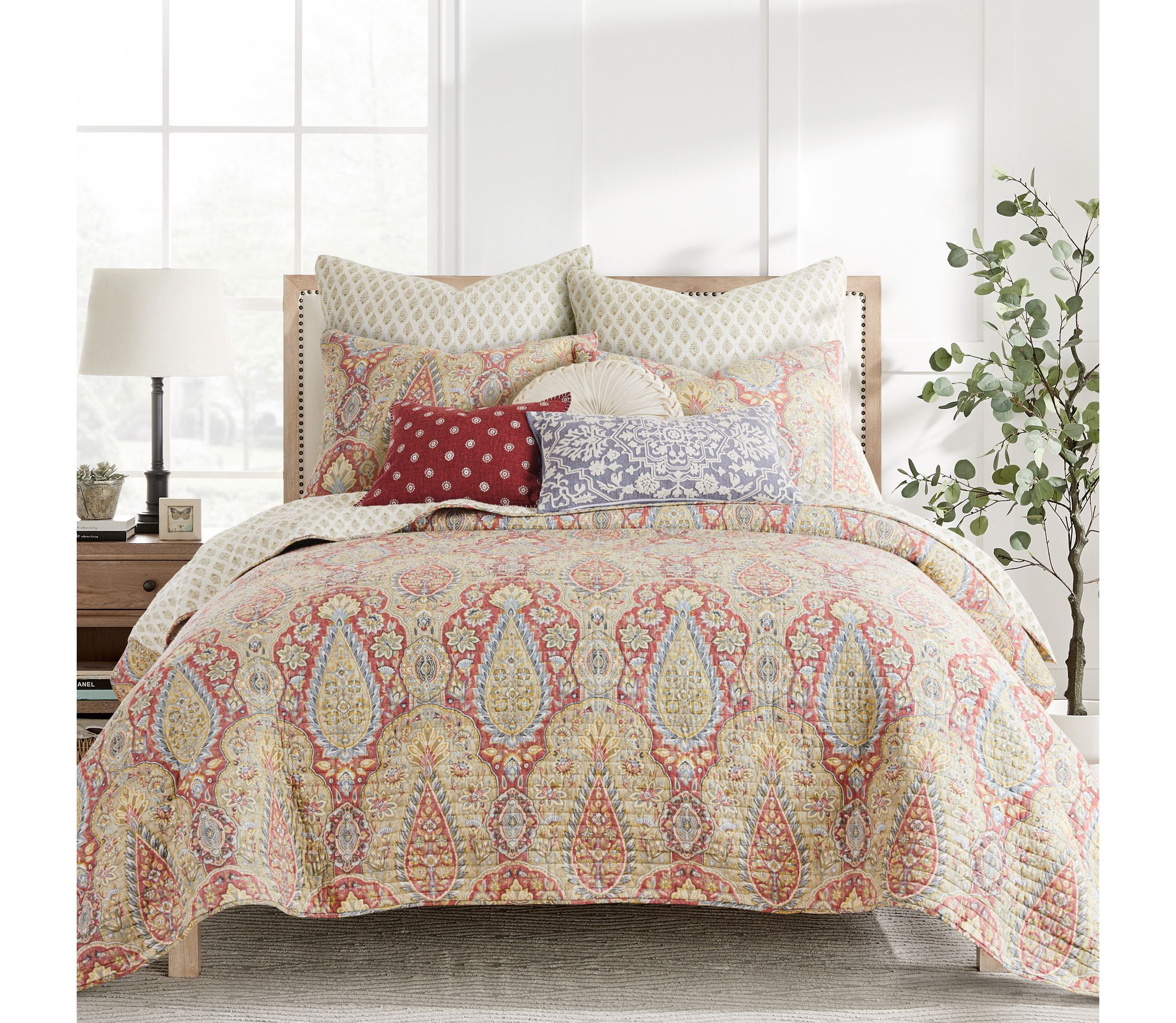 Emel Quilt Set