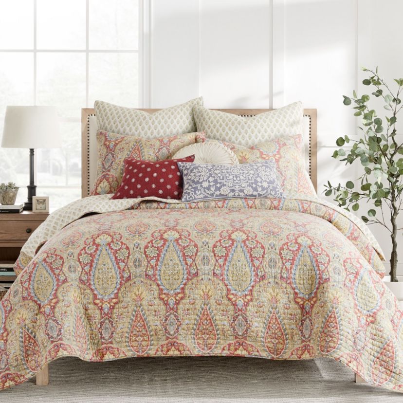 Emel Quilt Set