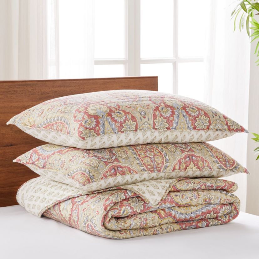 Emel Quilt Set