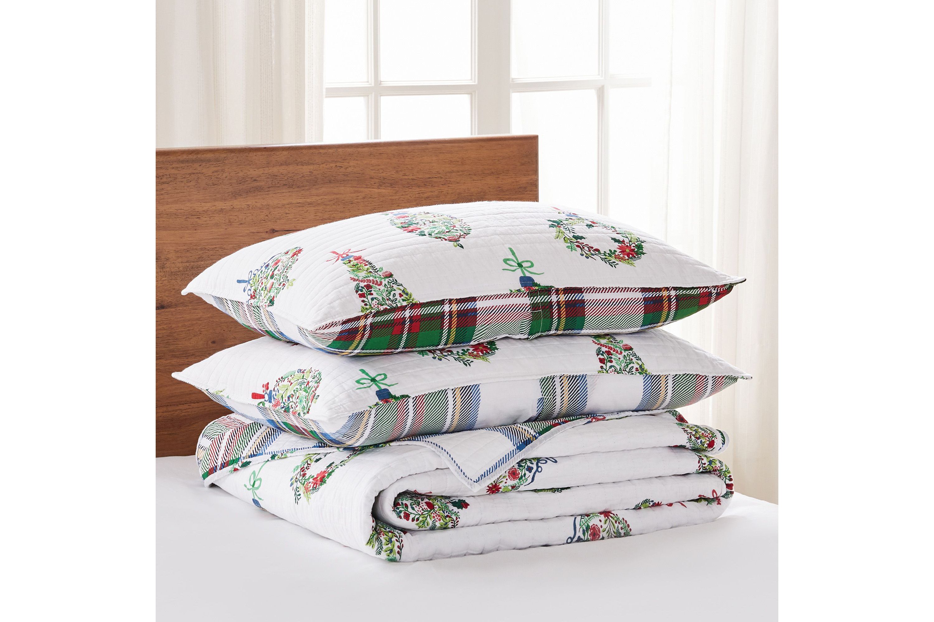 Festive Baubles Quilt Set