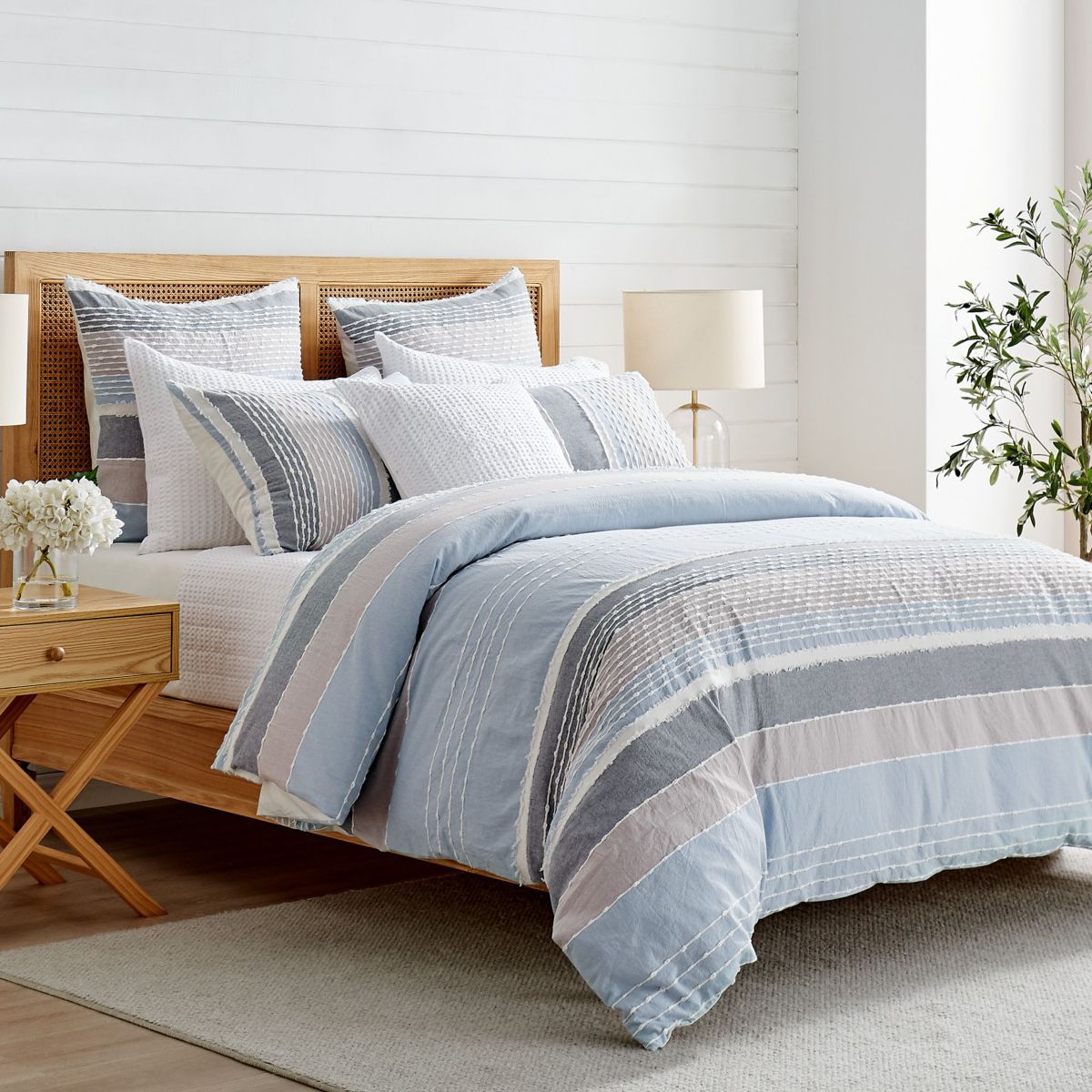 Santander Comforter Set